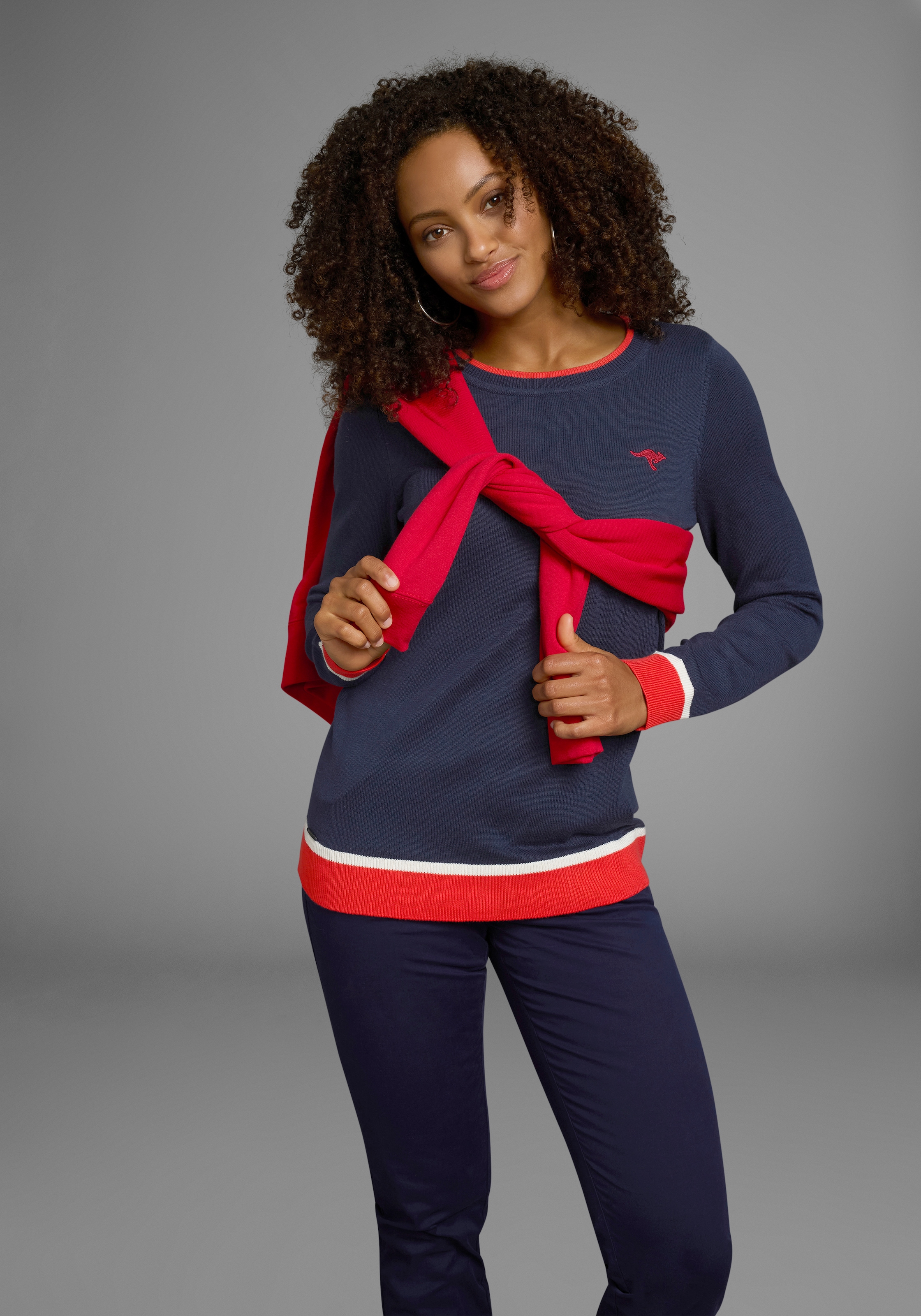 KangaROOS Pull à col rond mit kontrastfarbenem Saum