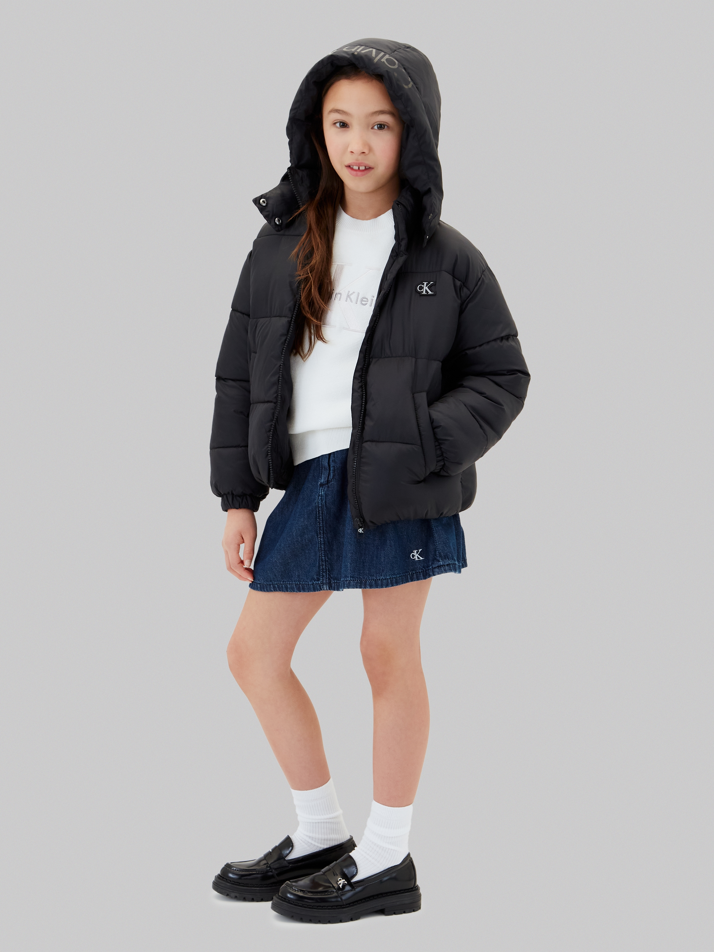 Calvin Klein Jeans Veste matelassée mit Kapuze abnehmbare Kapuze, Regular Fit, Logostickerei
