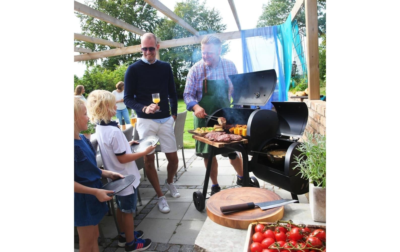 LANDMANN Holzkohlegrill »Smoker Vinson 200« Mobiler Holzkohlegrill mit Ablagen