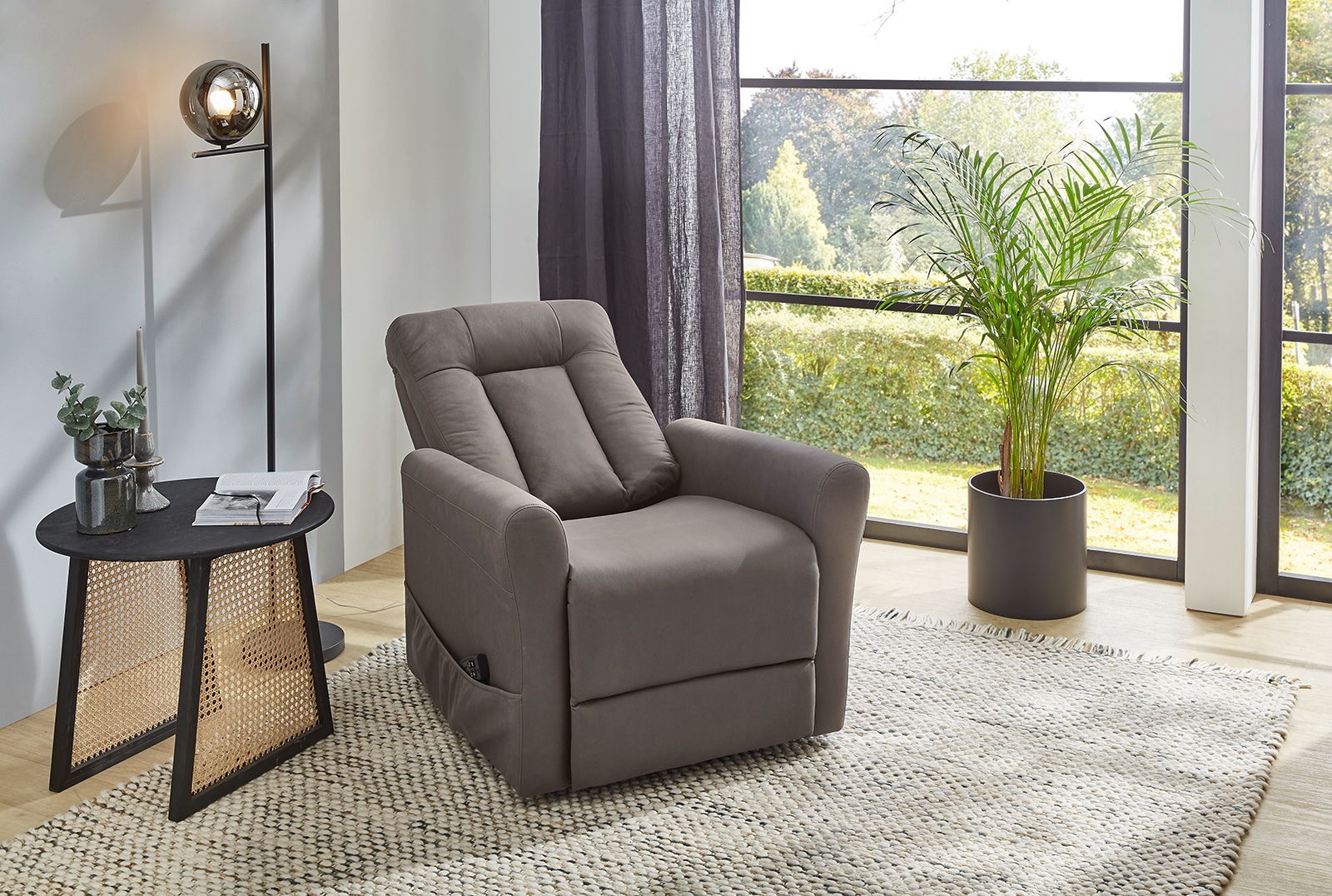 Jockenhöfer Gruppe TV-Sessel »Detroit, B: 83 cm, Sitzhöhe: 50 cm« elektr. Relaxfunktion & Aufstehhilfe, 2 Motoren