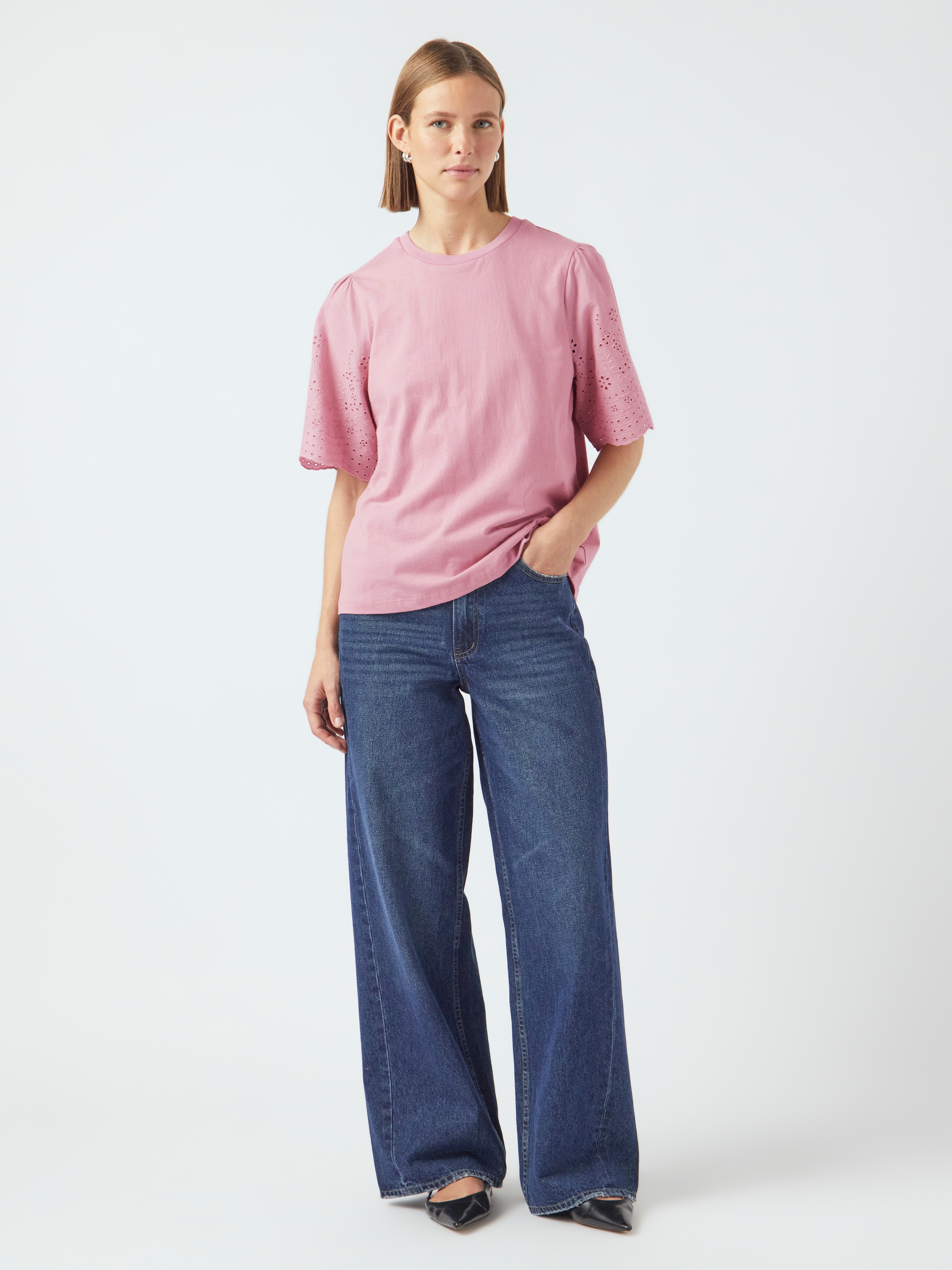 Y.A.S Kurzarmshirt »YASLEX SS TOP W. EMB SLEEVES S. NOOS« mit Lochstickerei