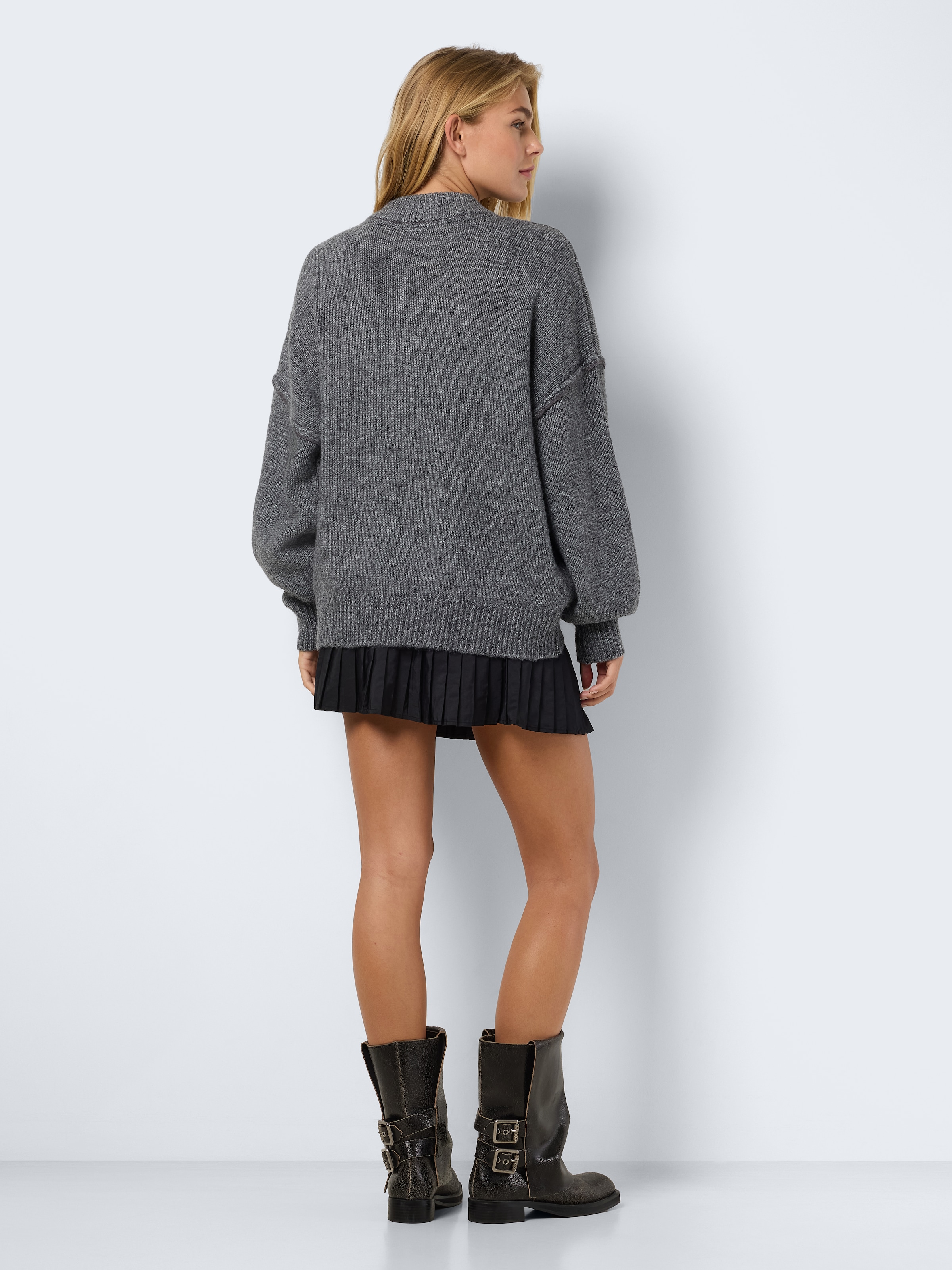 Noisy may Pull en tricot »NMLUISA L/S O-NECK KNIT NOOS« mélange de matériaux, coupe ample, avec laine