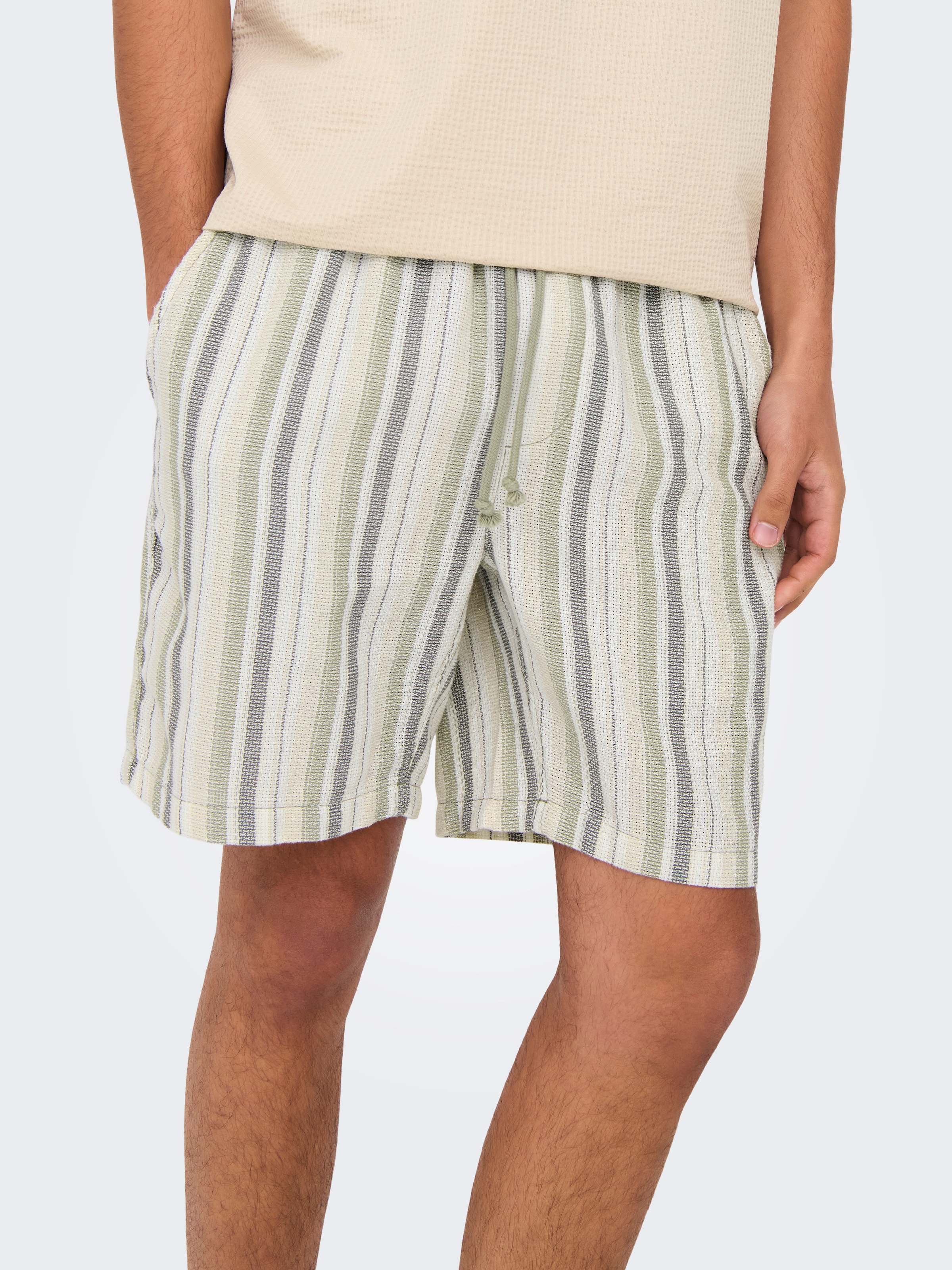 ONLY & SONS Shorts »ONSTREV LIFE REG STRU STRIPE SHORTS NOOS«