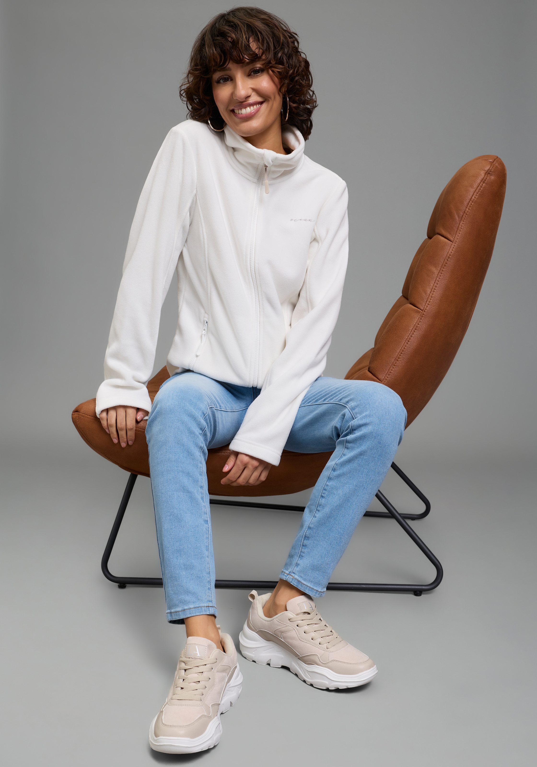 Ocean Sportswear Veste polaire aus weichem Fleece-Material, unifarben, mit Logostickerei