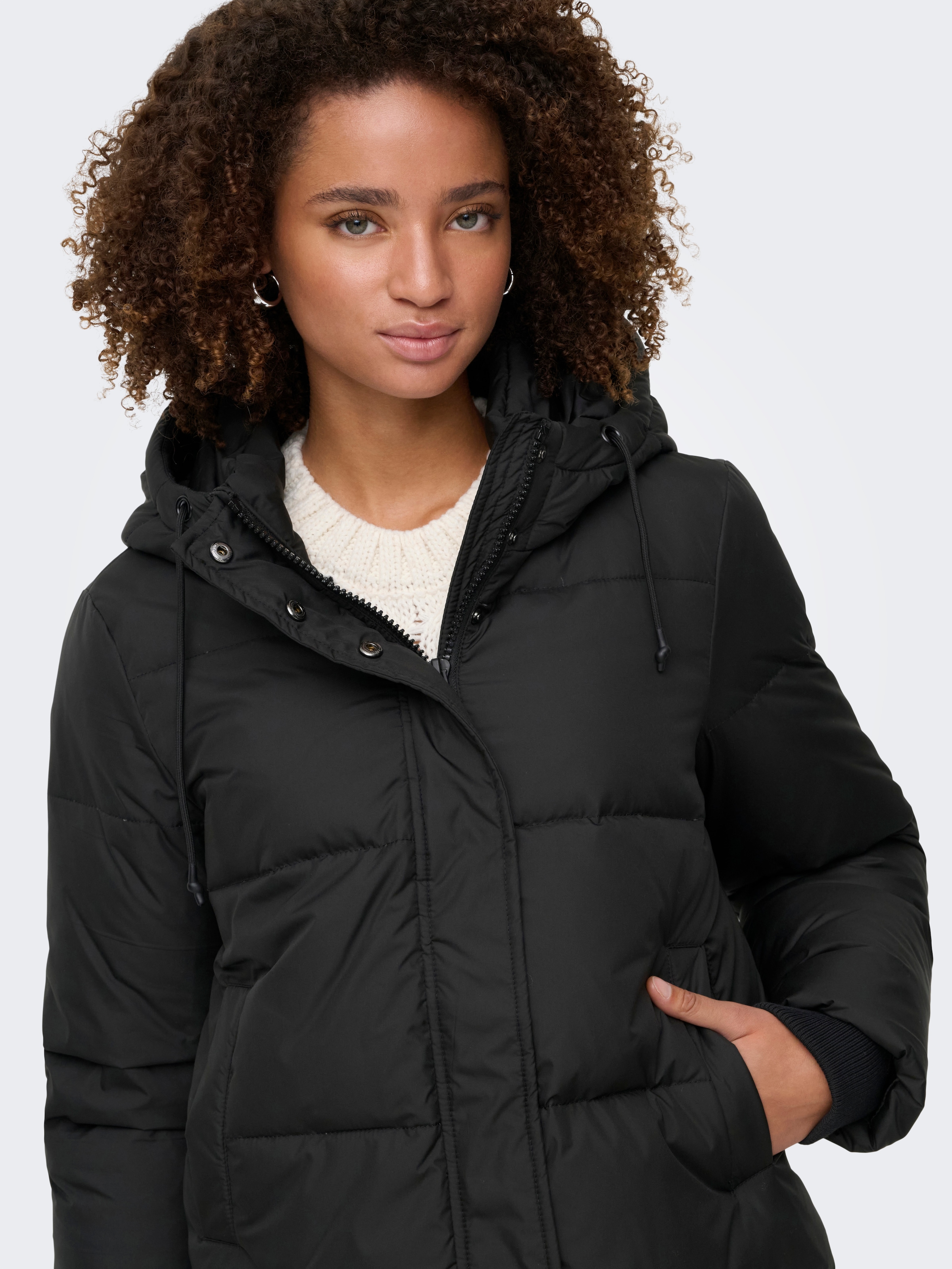 ONLY Veste matelassée »ONLALICE SHORT DOWN JACKET NOOS OTW« mit Kapuze