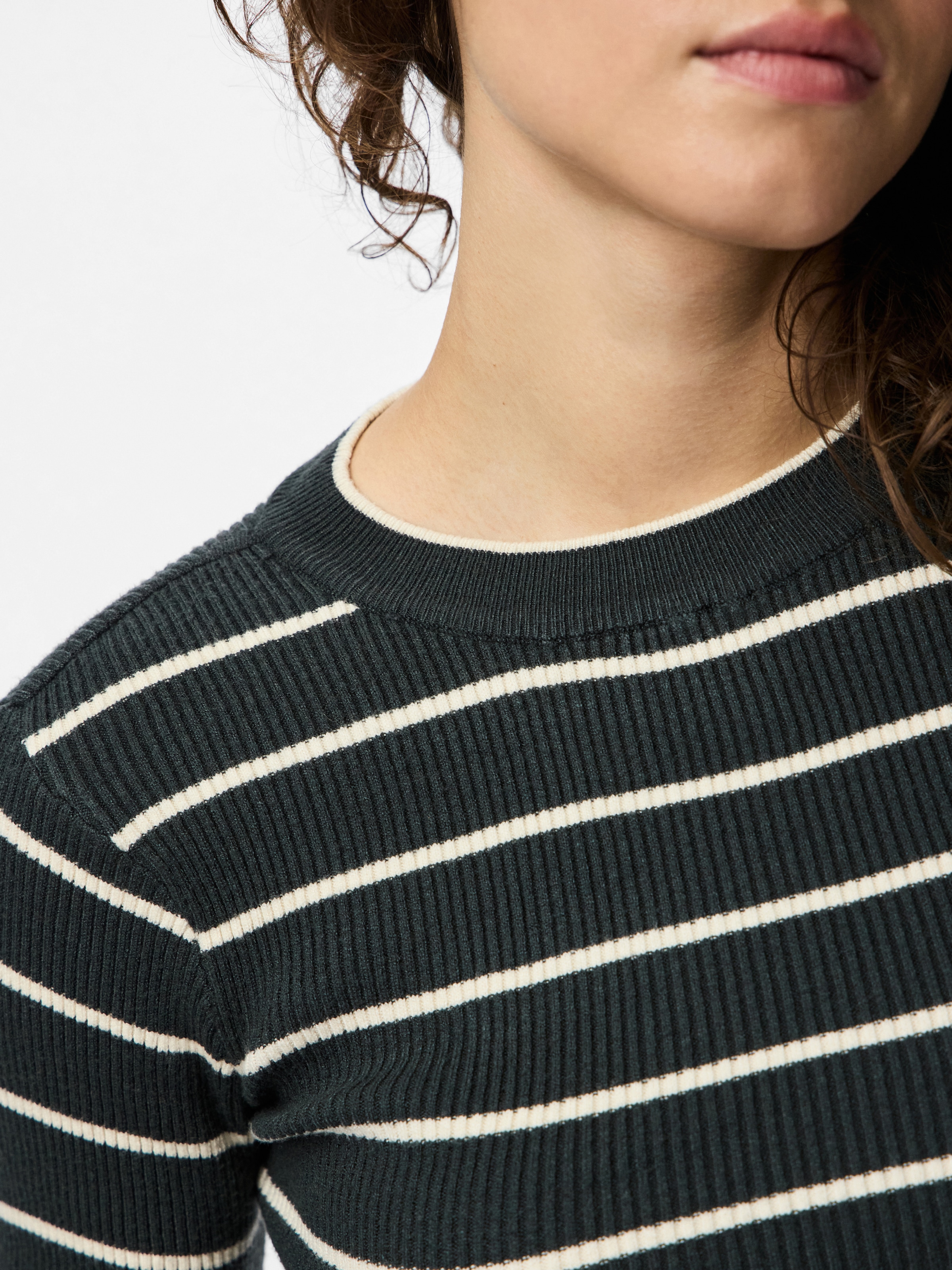 pieces Pull à col rond »PCMIRA NEW LS O-NECK KNIT NOOS BC« mélange de viscose