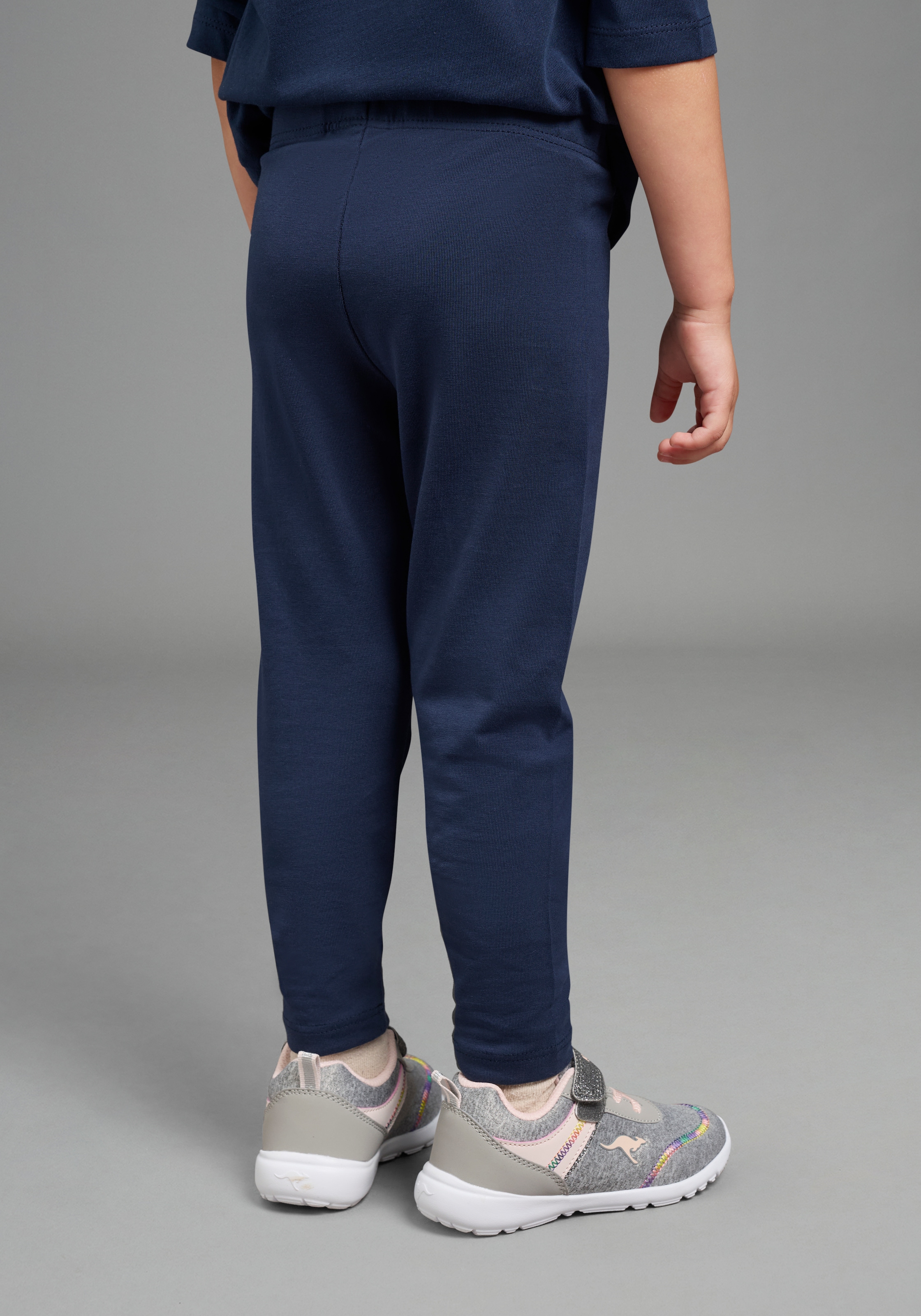 KIDSWORLD Leggings »Süsse Leggings mit Sternenapplikation«  coupe slim extra étroite, avec élastique intérieur