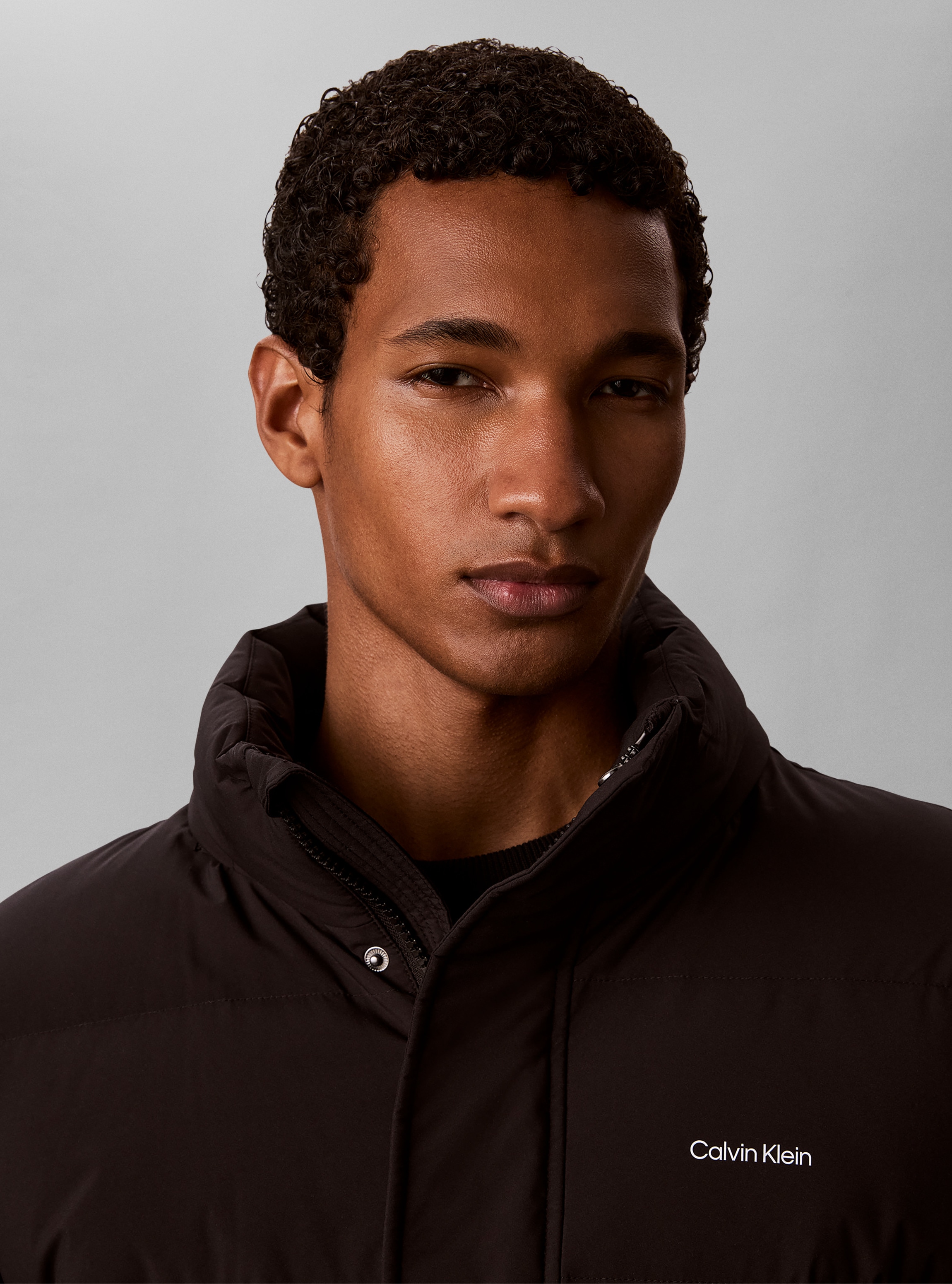 Calvin Klein Jeans Veste matelassée »MATTE DOWN PUFFER« avec capuche coupe régulière avec capuche