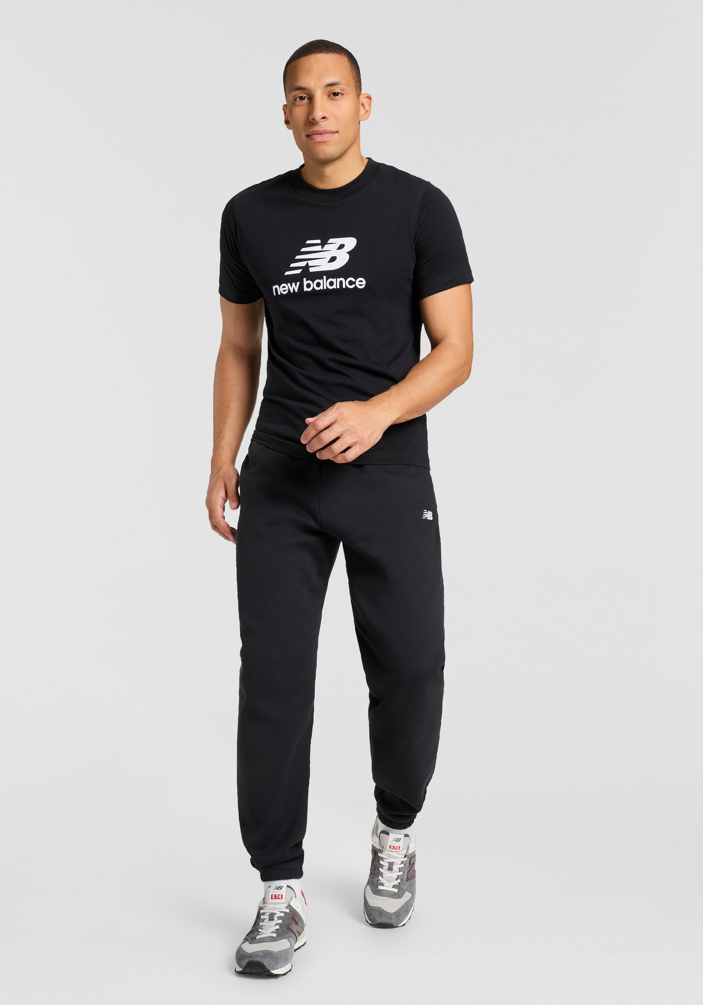 New Balance T-shirt »SPORT ESSENTIALS LOGO T-SHIRT« T-shirt sportif, design manches courtes, avec encolure ronde