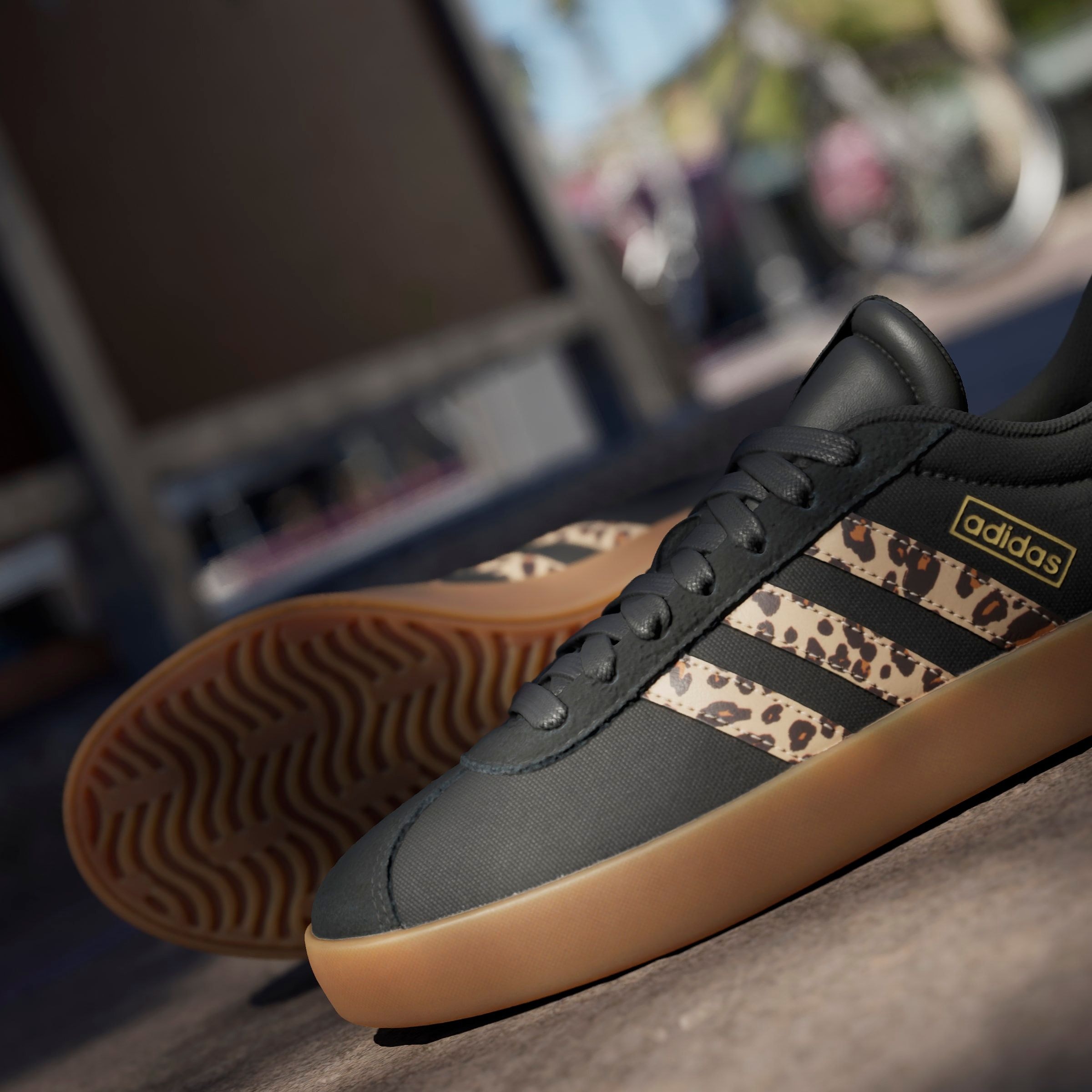 adidas Sportswear Sneakers »VL COURT 3.0«  mit Leo Muster