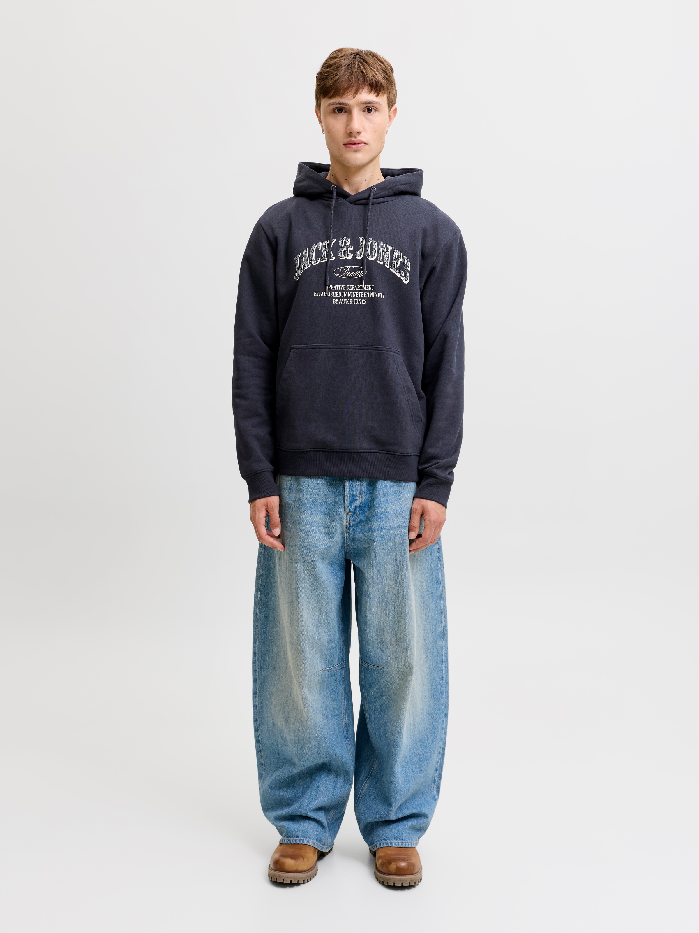 Jack & Jones Sweat à capuche »JJEDENVER LOGO SWEAT HOOD SN«, mélange coton, coupe décontractée
