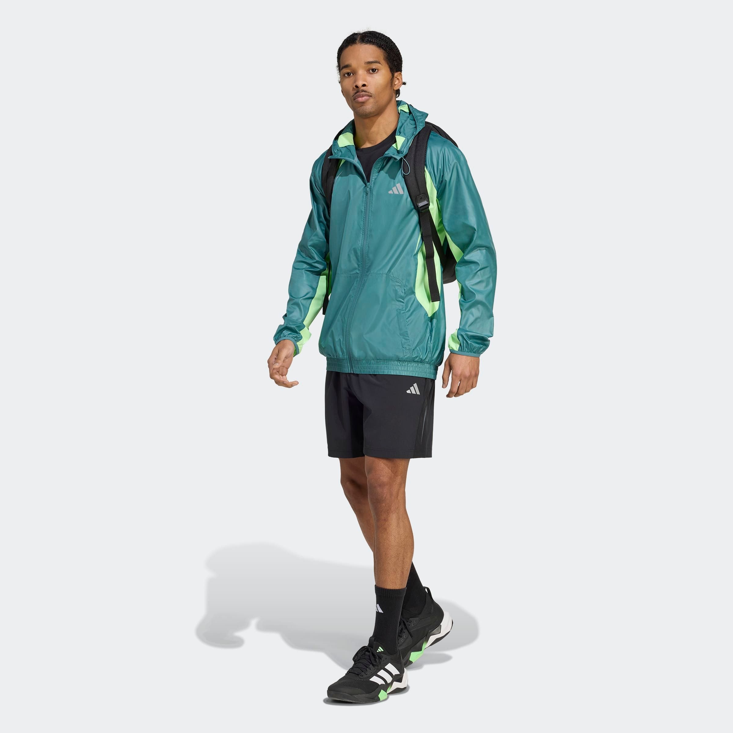 adidas Performance Shorts »TECH APPAREL«  aus weichem Stretchmaterial, mit Mesh-Belüftungseinsatz