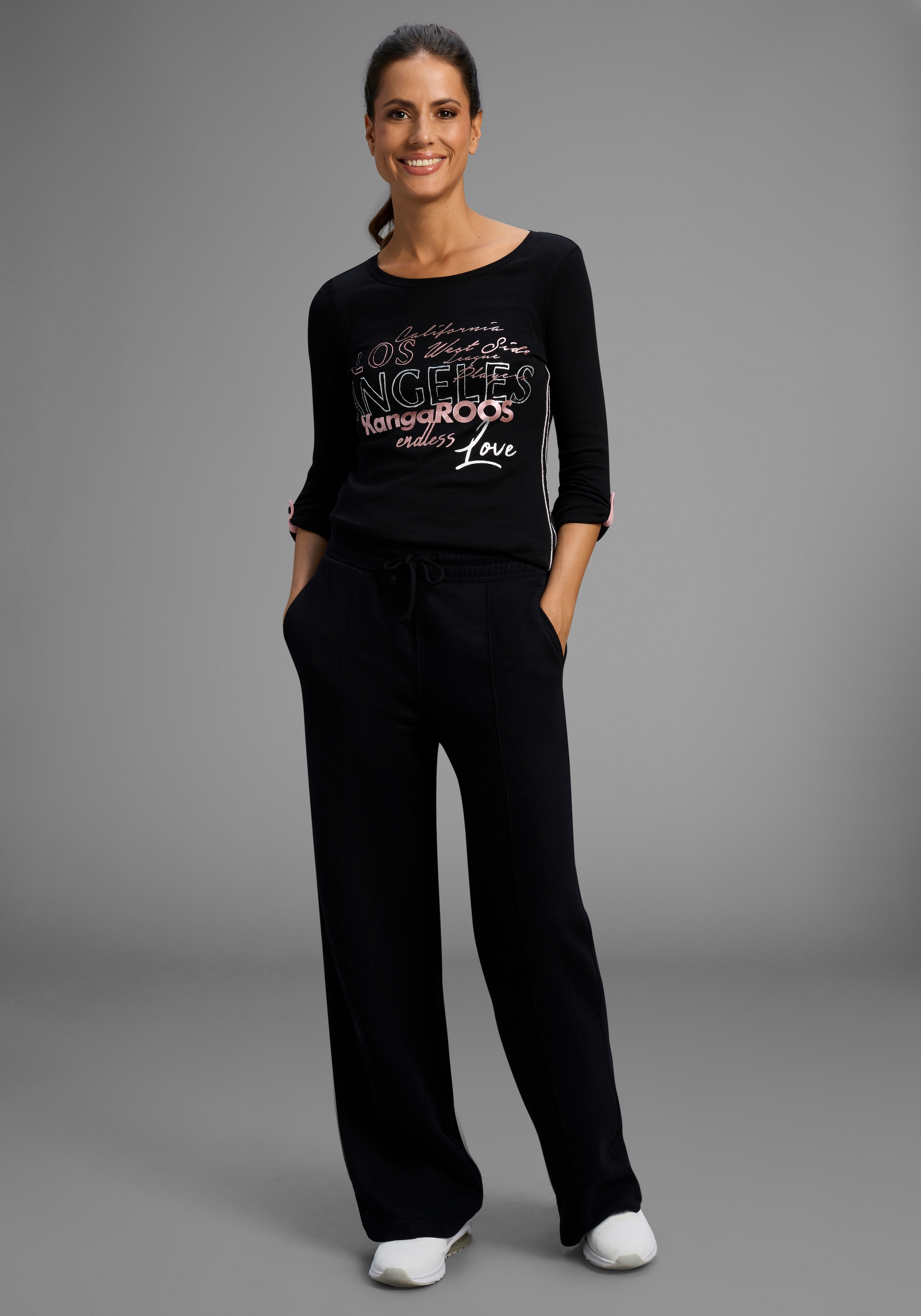 KangaROOS Langarmshirt sehr figurbetonte Passform,  aus dehnbarer Rippware