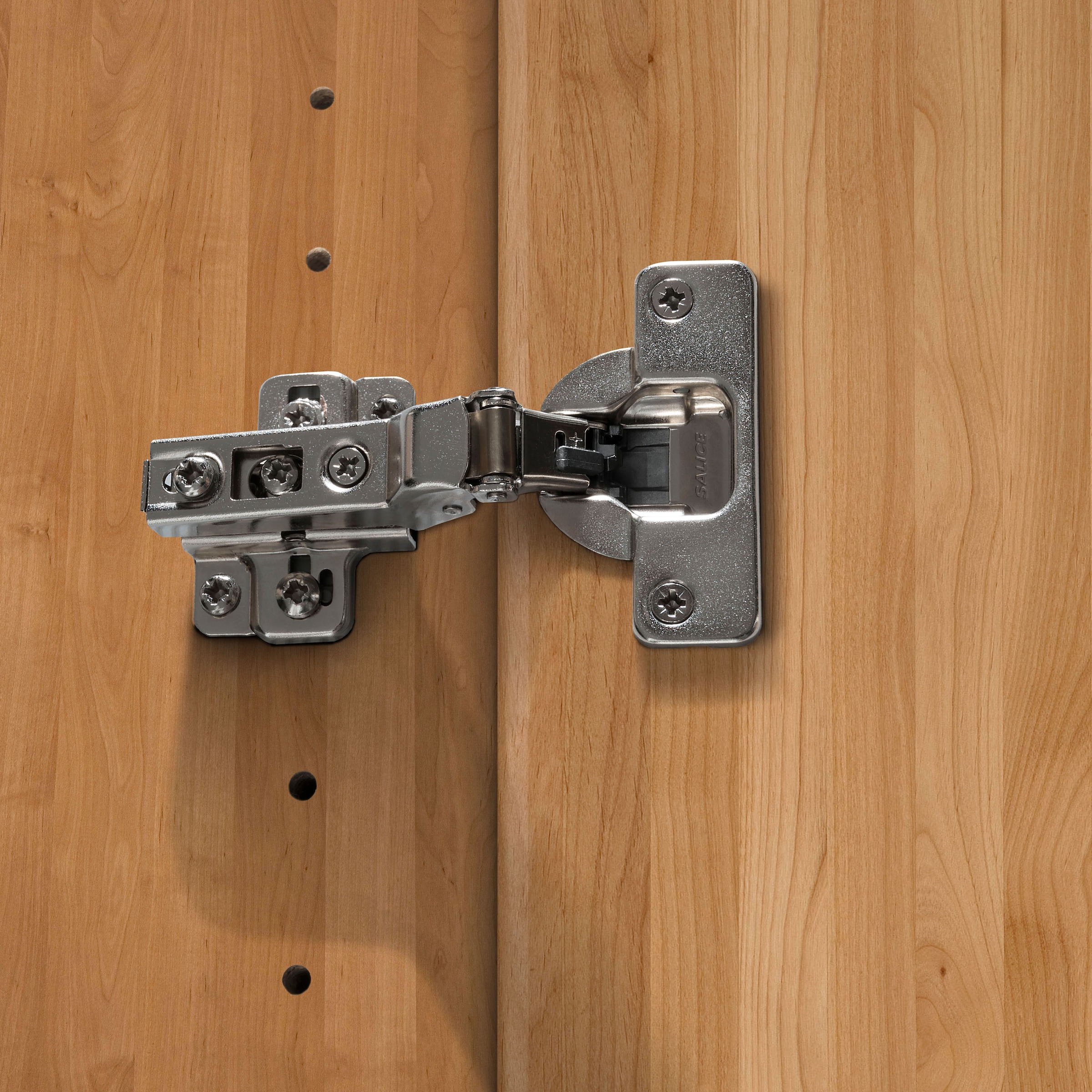 WIEMANN Drehtürenschrank »Cardiff, Massivholztüren in Kombination mit Glas- oder Spiegeltüren« 4 Breiten, 2 Höhen 216/236cm auswählbar,  hochwertiges Design in langlebiger Qualität, viel Stauraum