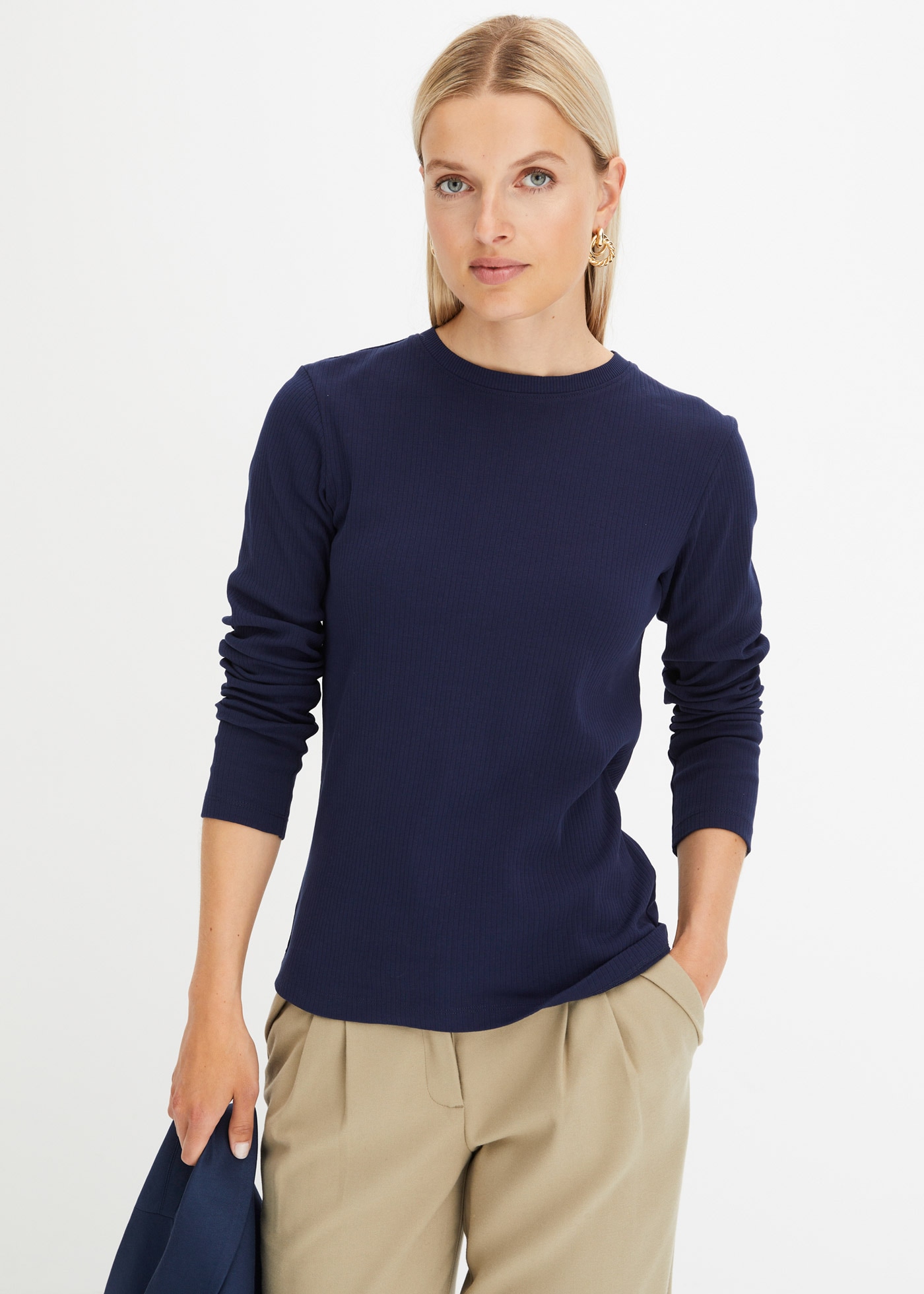 bonprix T-shirt à manches longues »Geripptes Langarmshirt aus reiner Baumwolle« coupe slim fit, sans col, en coton pur, uni