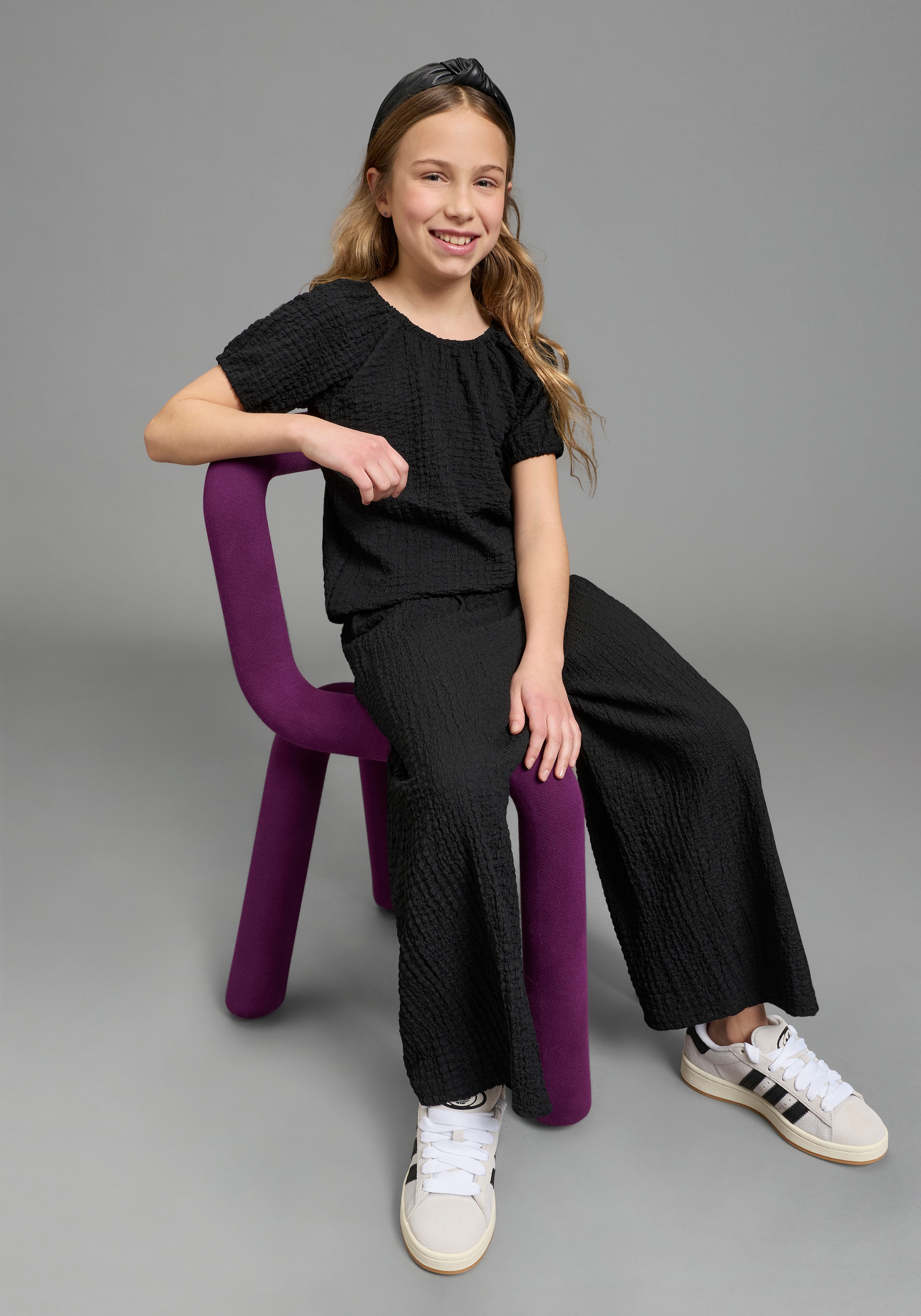 KIDSWORLD Chemise & pantalon »2tlg Set: Carmenshirt+Hose« Set, 2,  Ganzes Outfit: Shirt mit Raglanärmeln und Hose