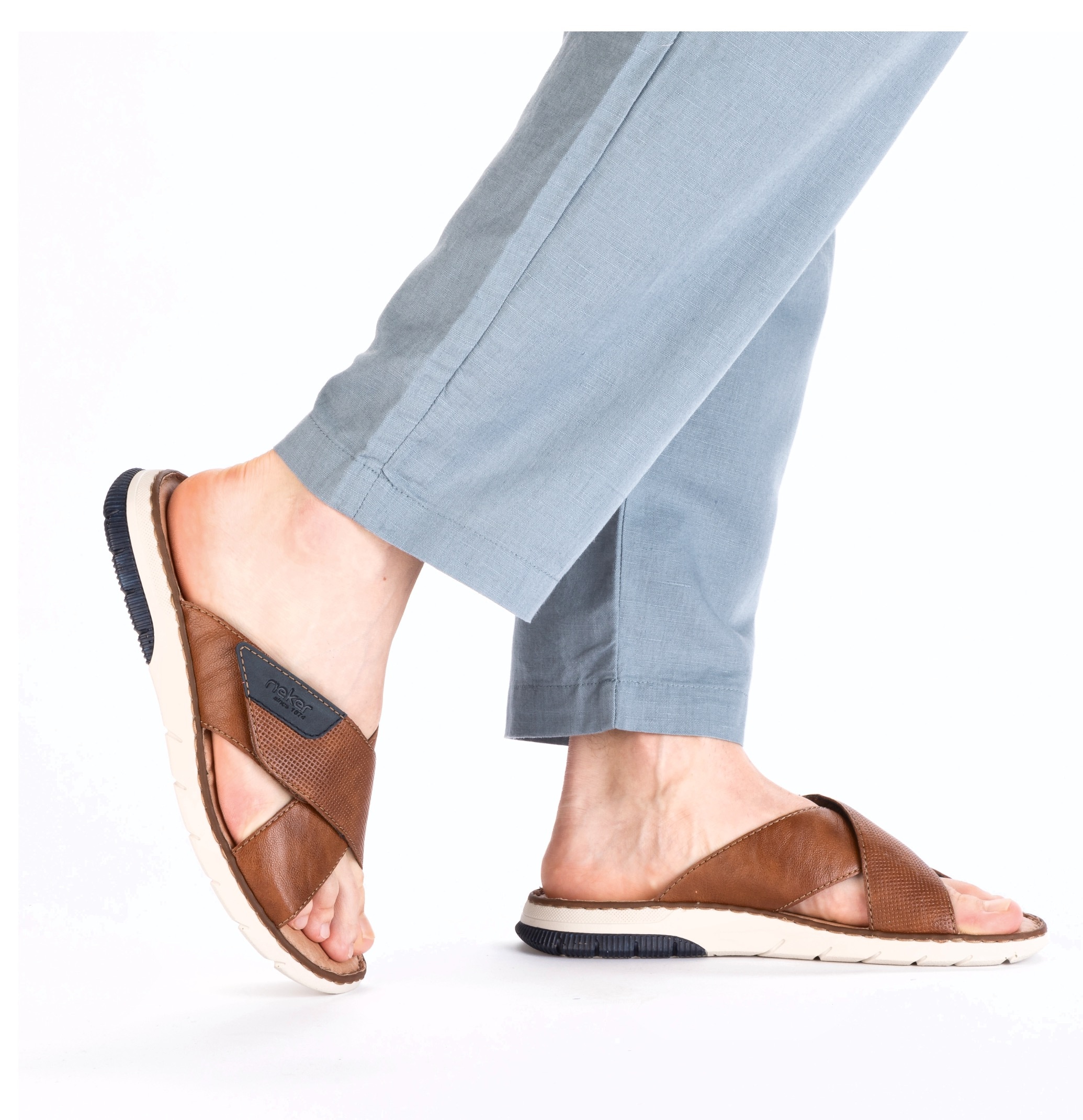 Rieker Pantolette  , Sommerschuh, Schlappen, Klettschuh, mit Klettriemchen