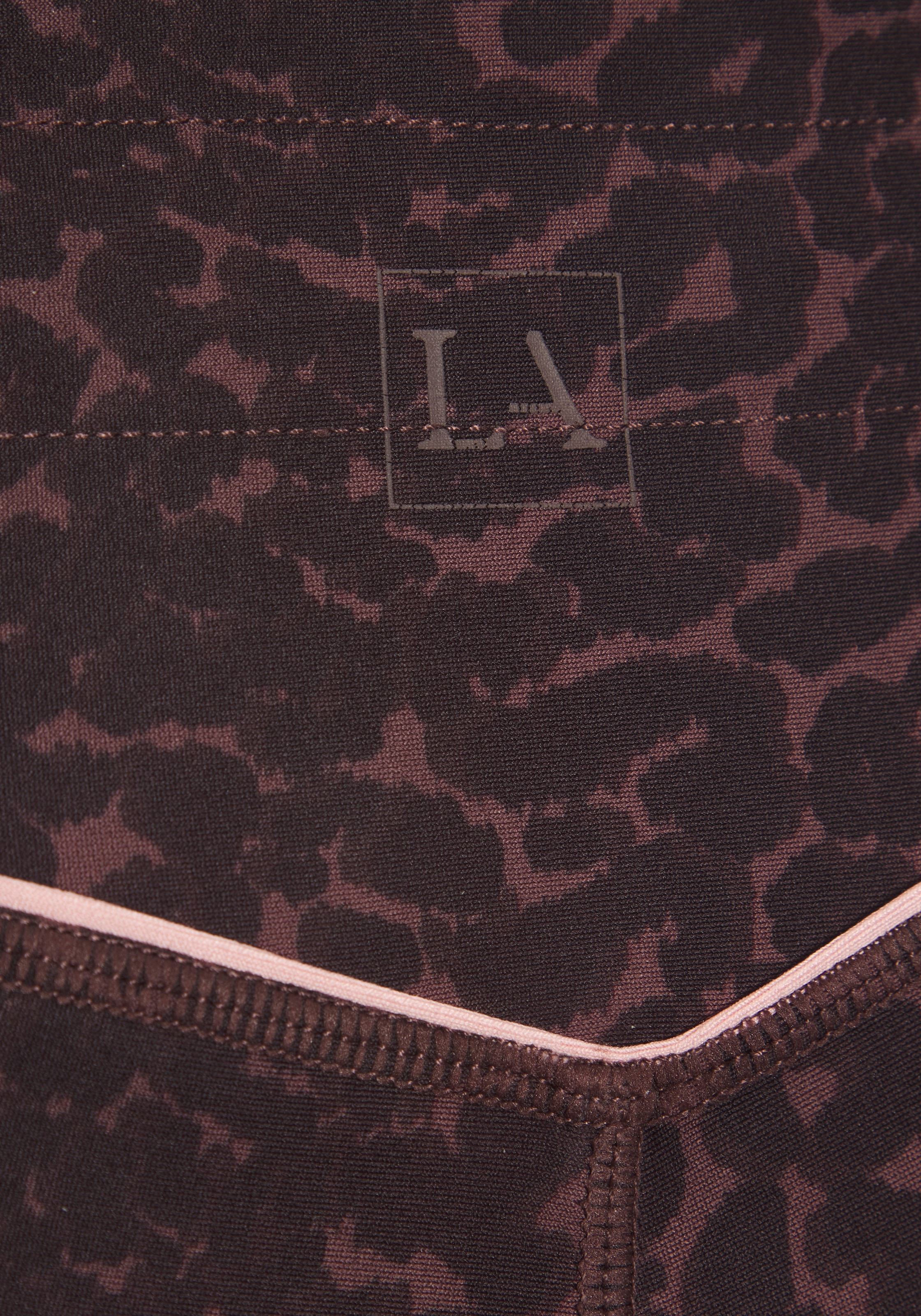 LASCANA ACTIVE Sporthose  in Leo-Optik mit breitem Bündchen