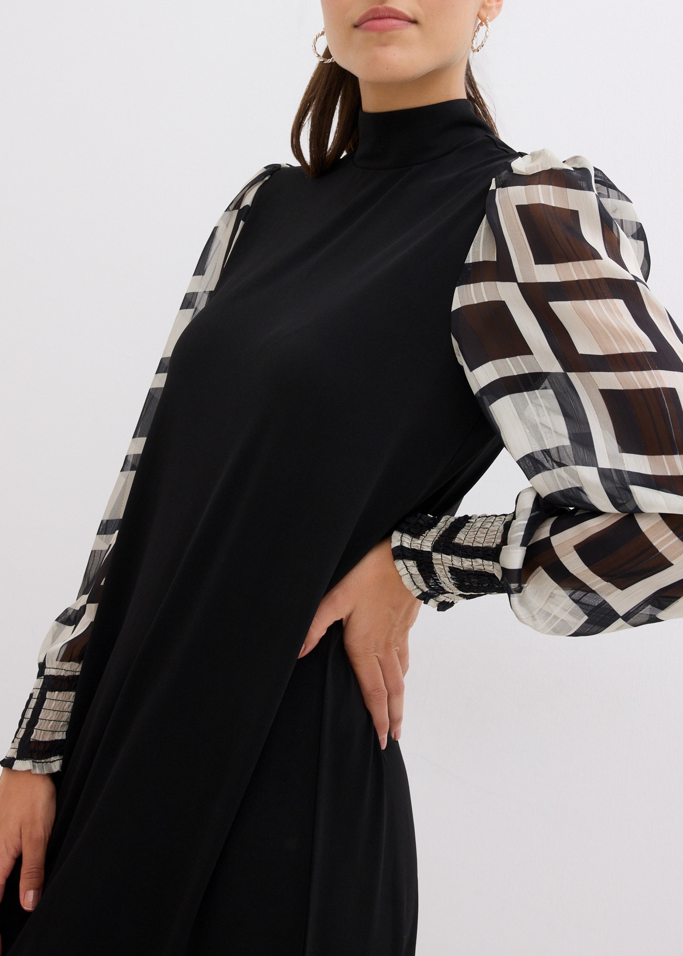 bonprix Shirtkleid »Shirtkleid« aus Polyester und Elasthan, mit metallisierten Fasern an den Ärmeln