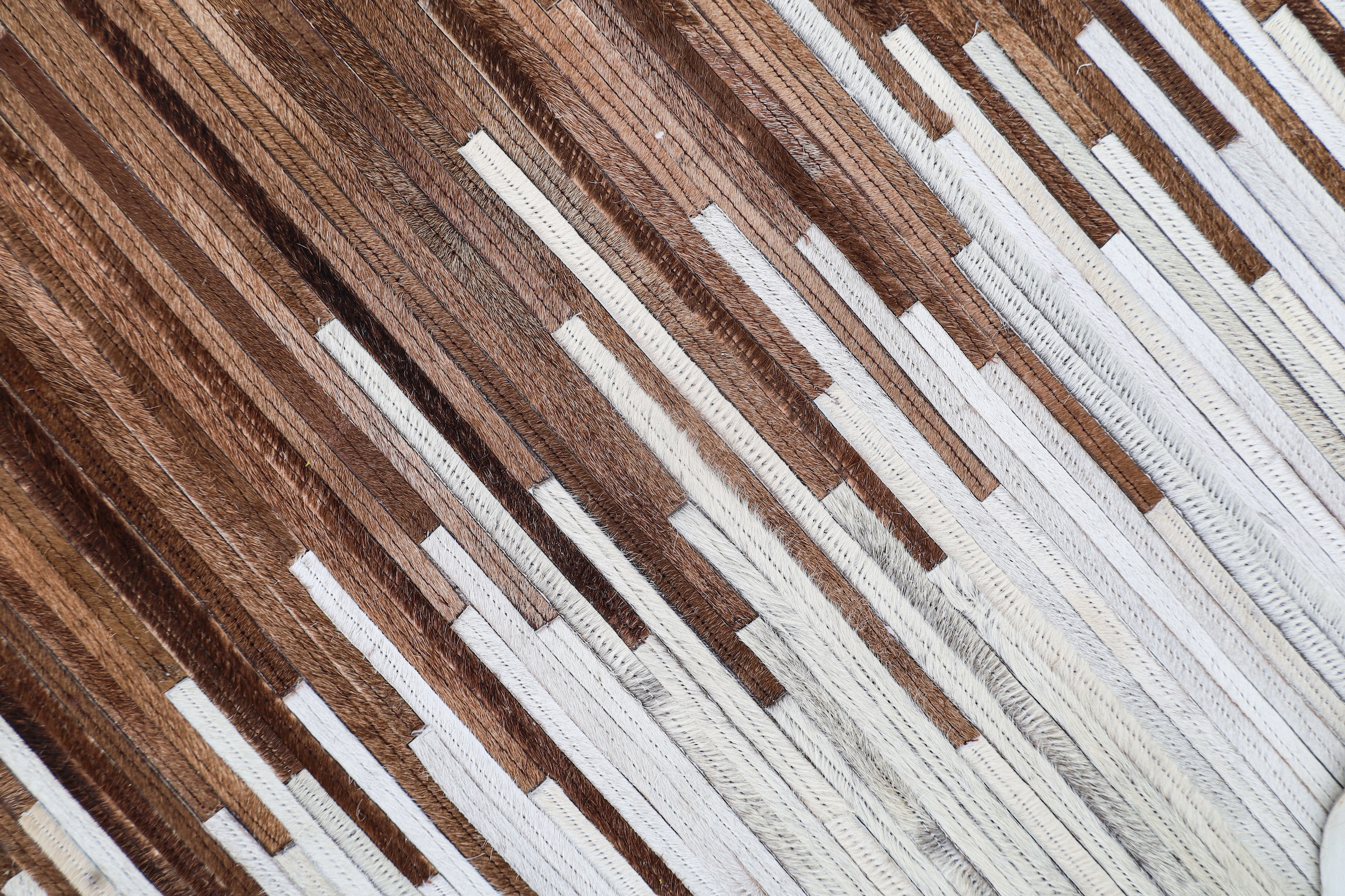Myflair Möbel & Accessoires Tapis en fourrure »HIDE HARMONY, echtes Rinderfell, LAGERRÄUMUNG« Rectangulaire 10 mm Höhe fait main, produit naturel, structure naturelle & look premium