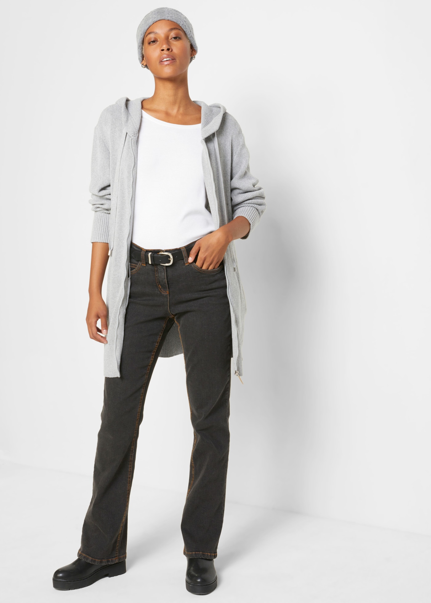 bonprix Manteau en tricot avec capuche, en mélange de coton, coupe oversize