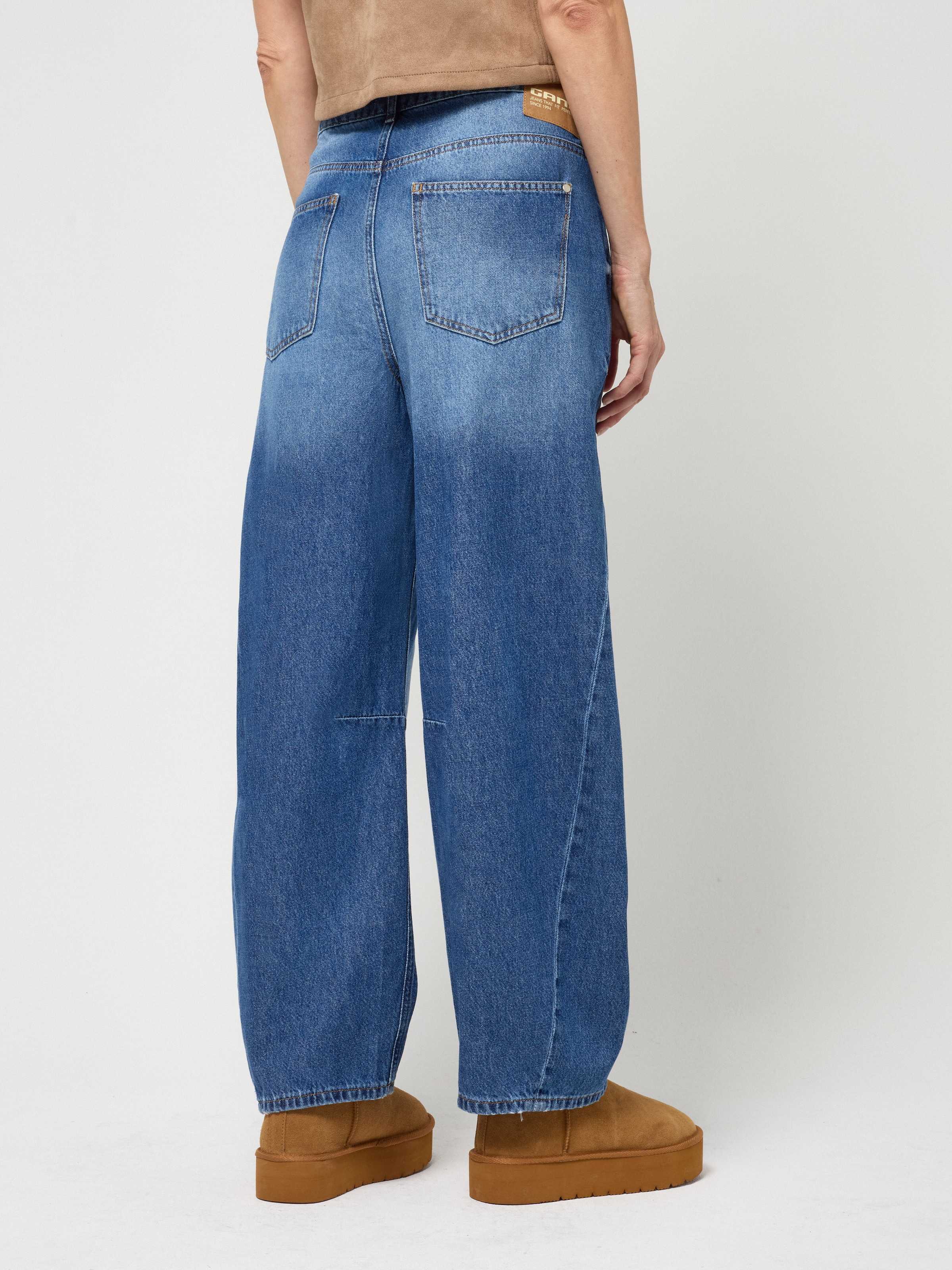 GANG Jeans loose fit »94SARINA SEAM« avec couture de séparation devant et ceinture en denim à bouton