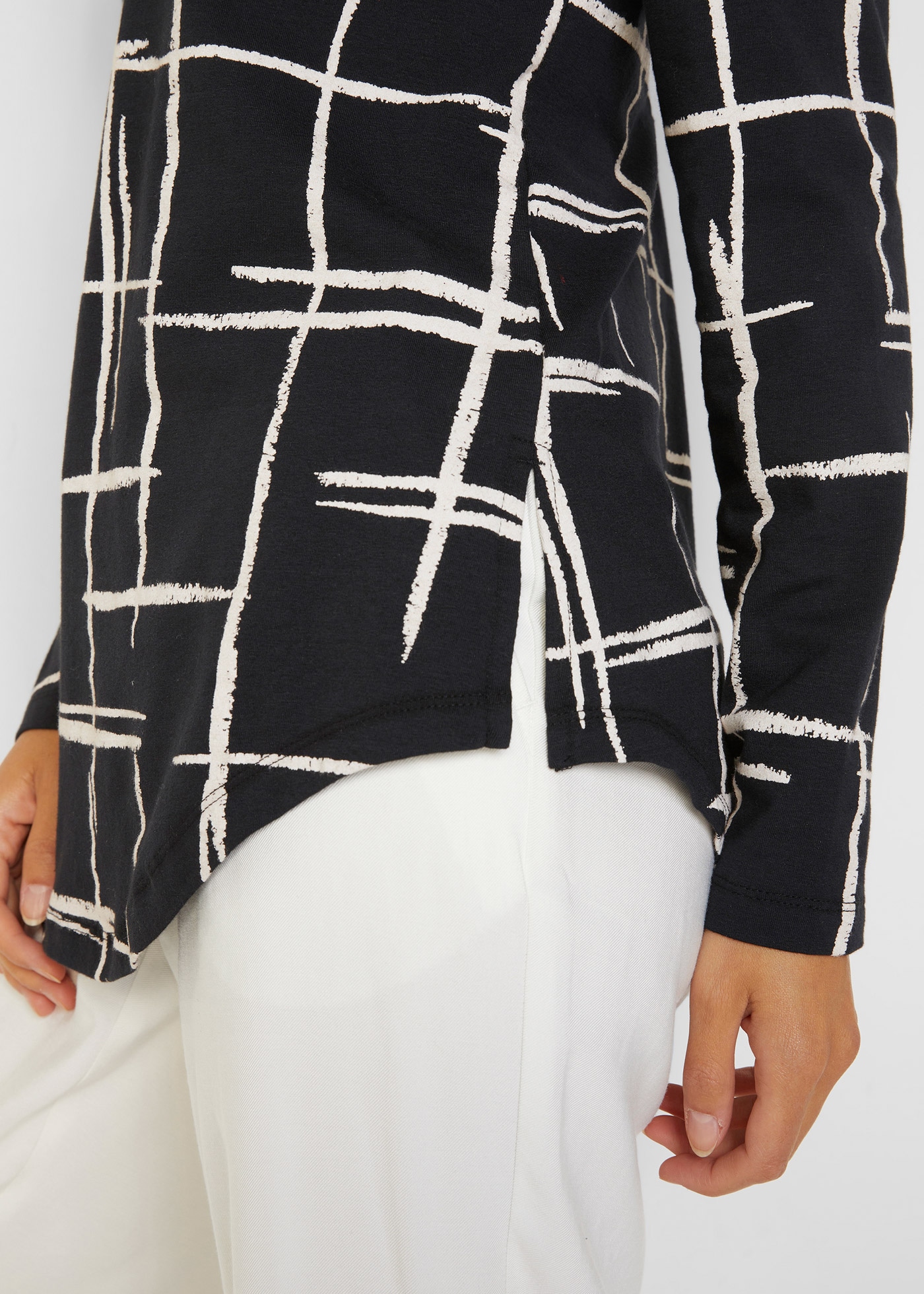 bonprix Blusenshirt figurumspielende Passform, Longshirt-Design, mit gerundetem Saum