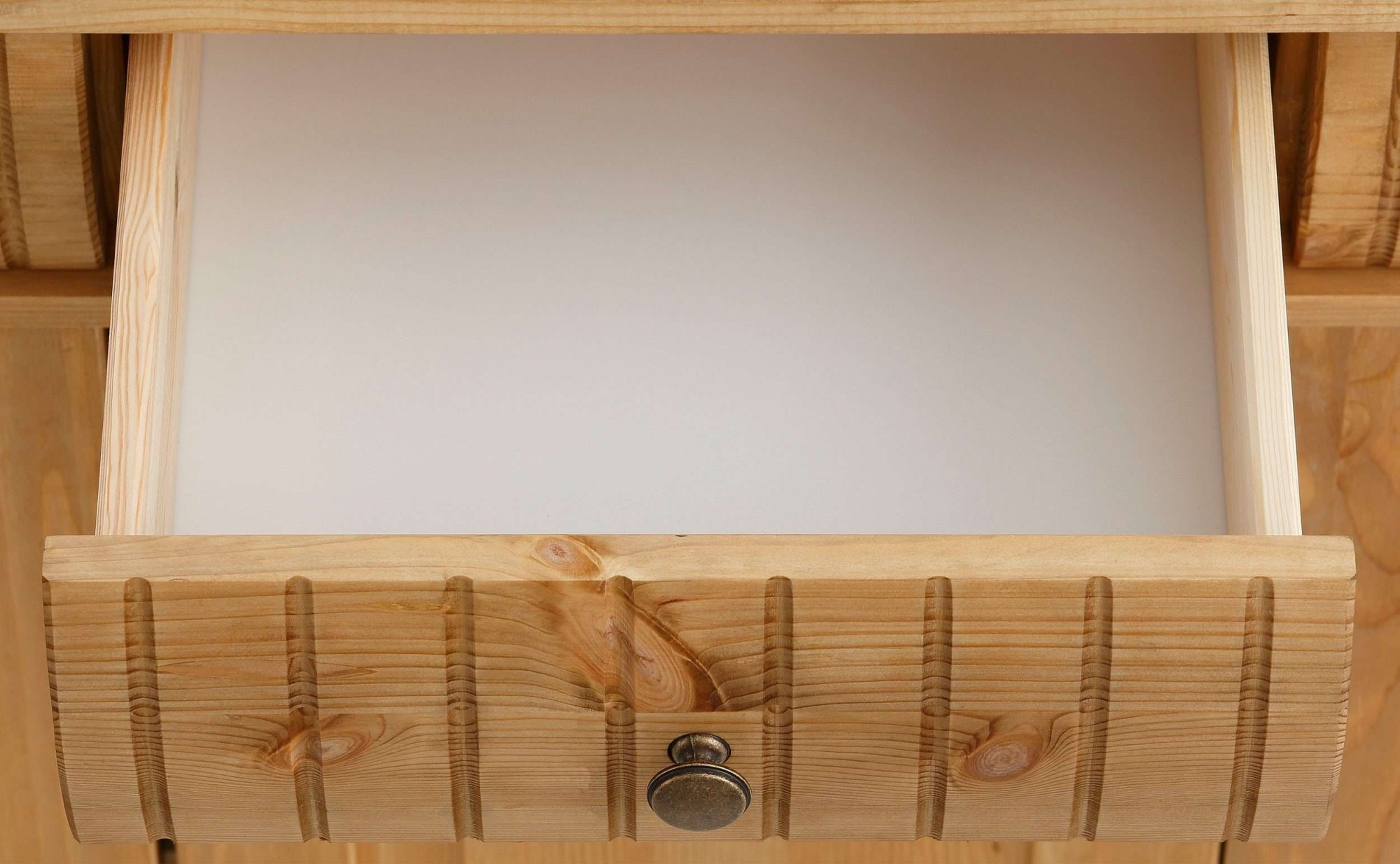 Home affaire Highboard »Teresa Mini-Vitrine mit Glastüren und 2 Schubkästen« Kommode, aus massiver Kiefer, Breite 84 cm, FSC®