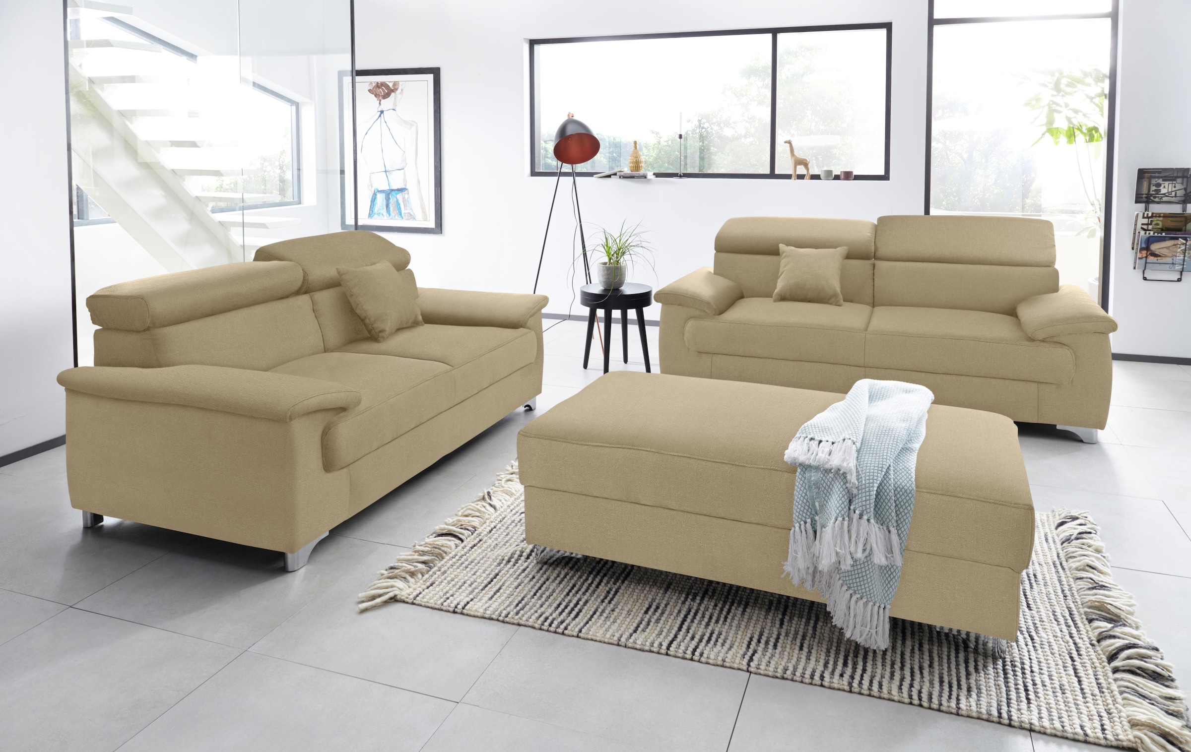 DOMO collection 2,5-Sitzer »Mira inklusive Kopfteilverstellung für mehr Wohlfühlkomfort« elegant und modern, komfortabel, frei im Raum stellbar