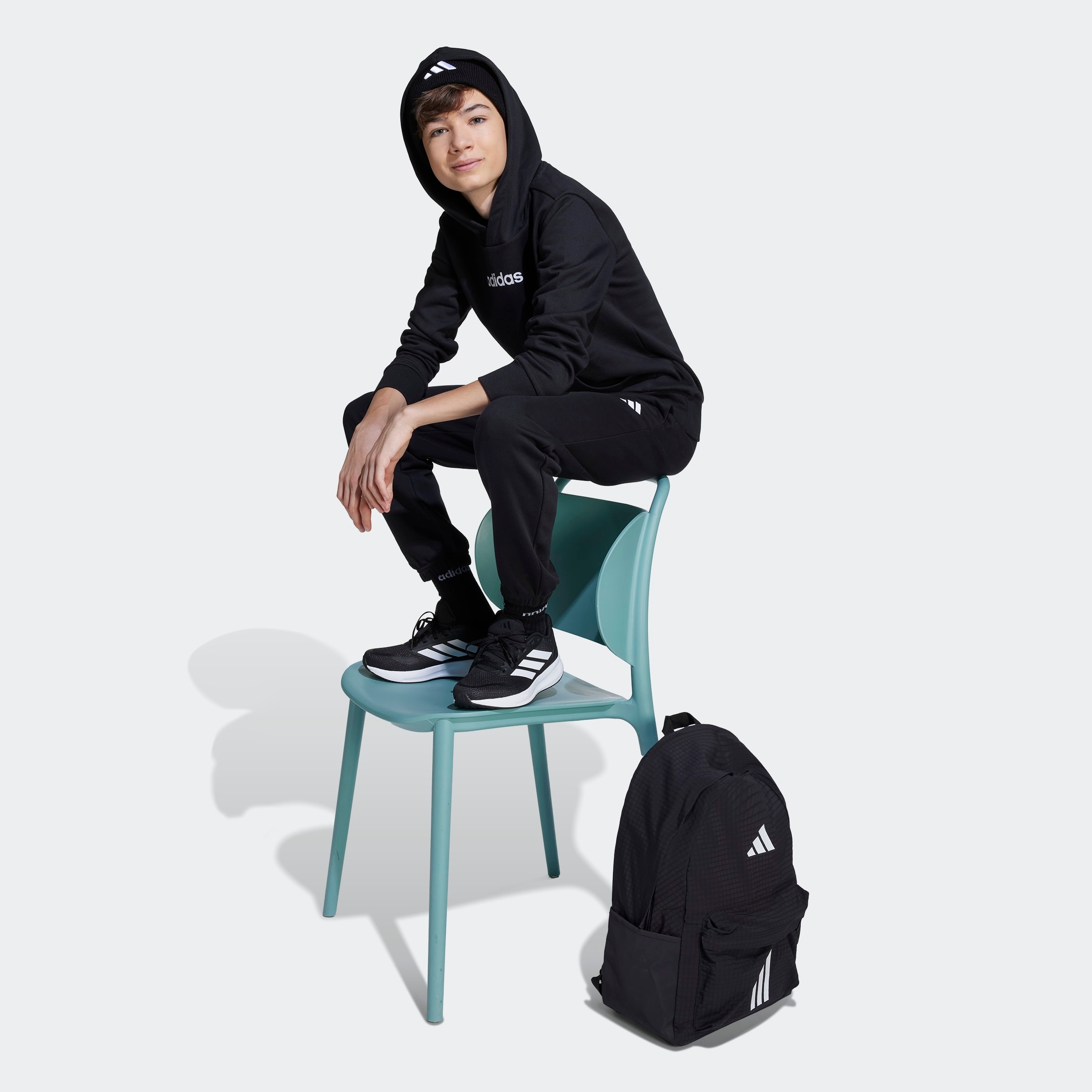 adidas Sportswear Sweat à capuche »ESSENTIALS KIDS HOODIE«, pour enfants, avec capuche, sans fermeture, longueur normale
