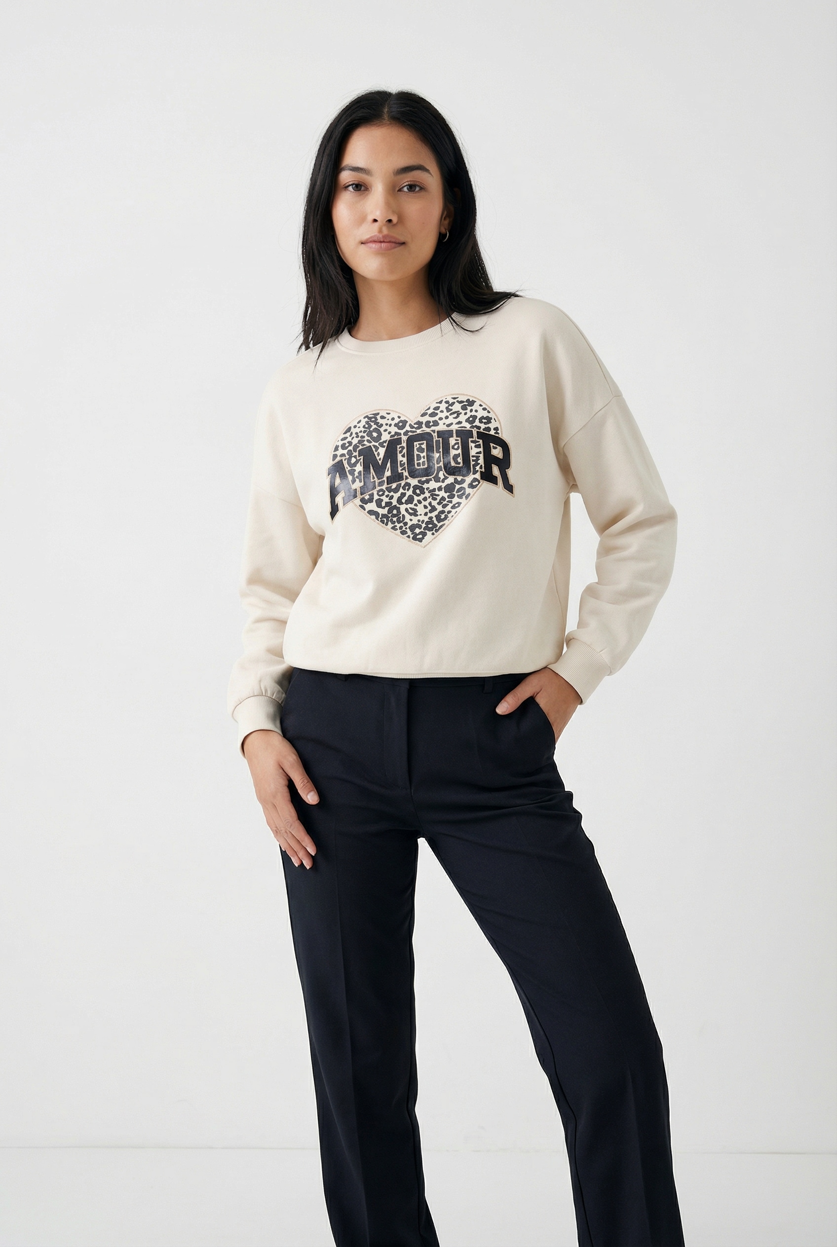 ONLY Sweat-shirt »ONLLAUREN L/S LEO O-NECK CC SWT«
