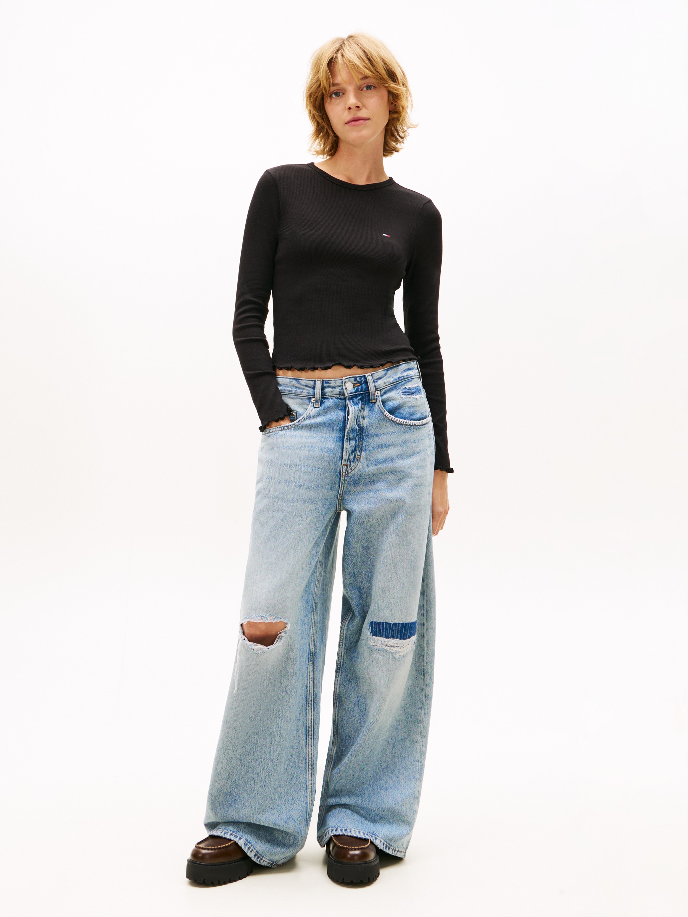 Tommy Jeans T-shirt à manches longues »TJW SLIM SH LETTUCE EDGE RIB LS« mit gerippter Struktur, gewellter Saum