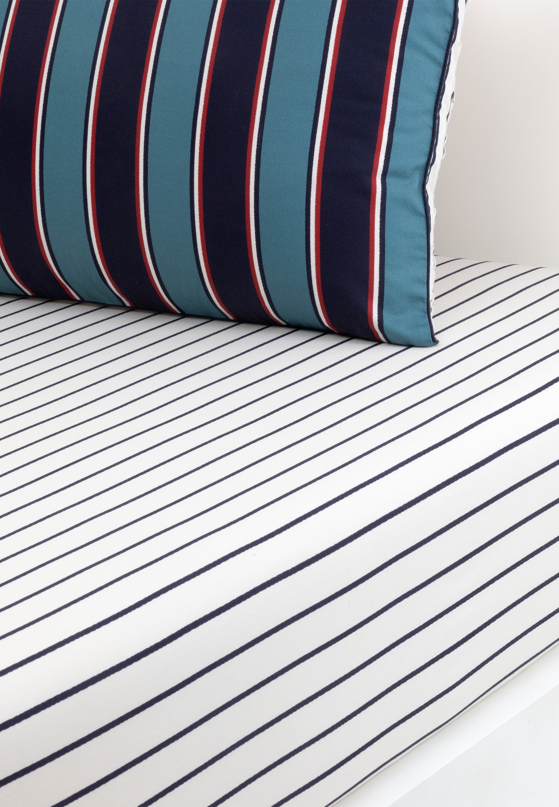 Lacoste Wendebettwäsche »LBOLD« 2 tlg. ab Grösse 135x200 cm, PREMIUM Satin, Streifen Design, 100% Baumwolle