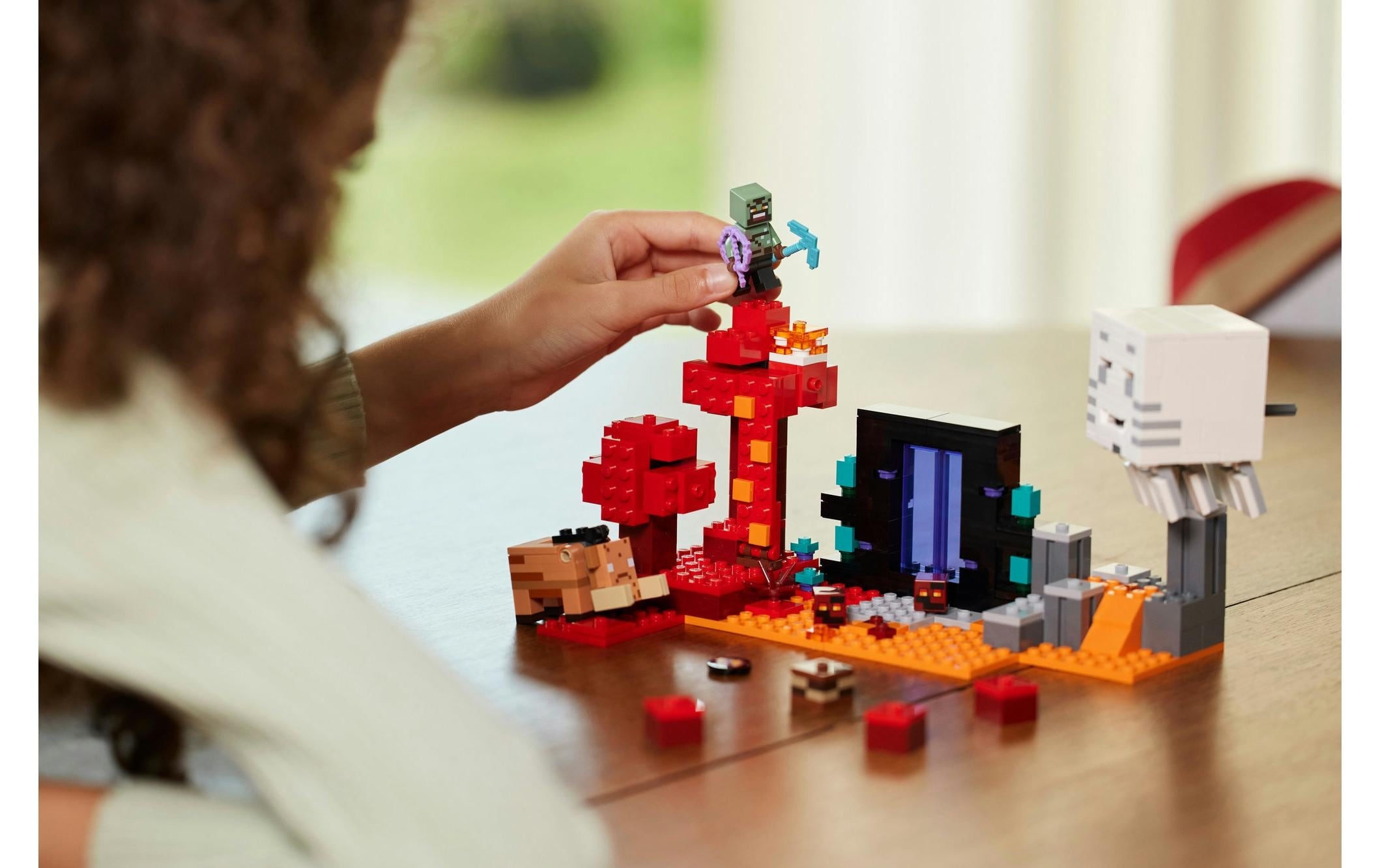 LEGO® Spielbausteine »Hinterhalt am Netherportal 21255«