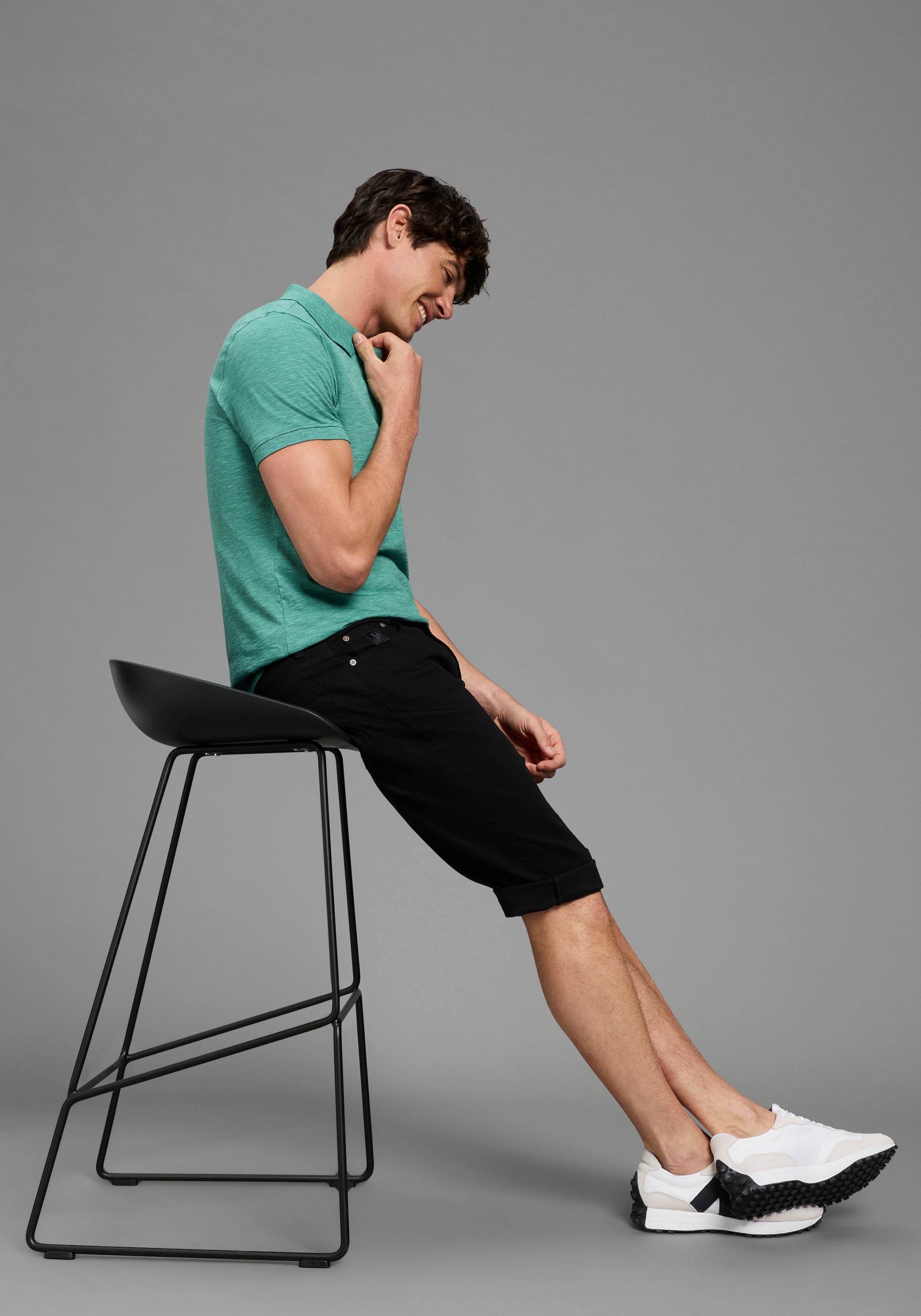 Bruno Banani Poloshirt schmale Passform, Kurzarm, mit Polokragen und Knöpfen