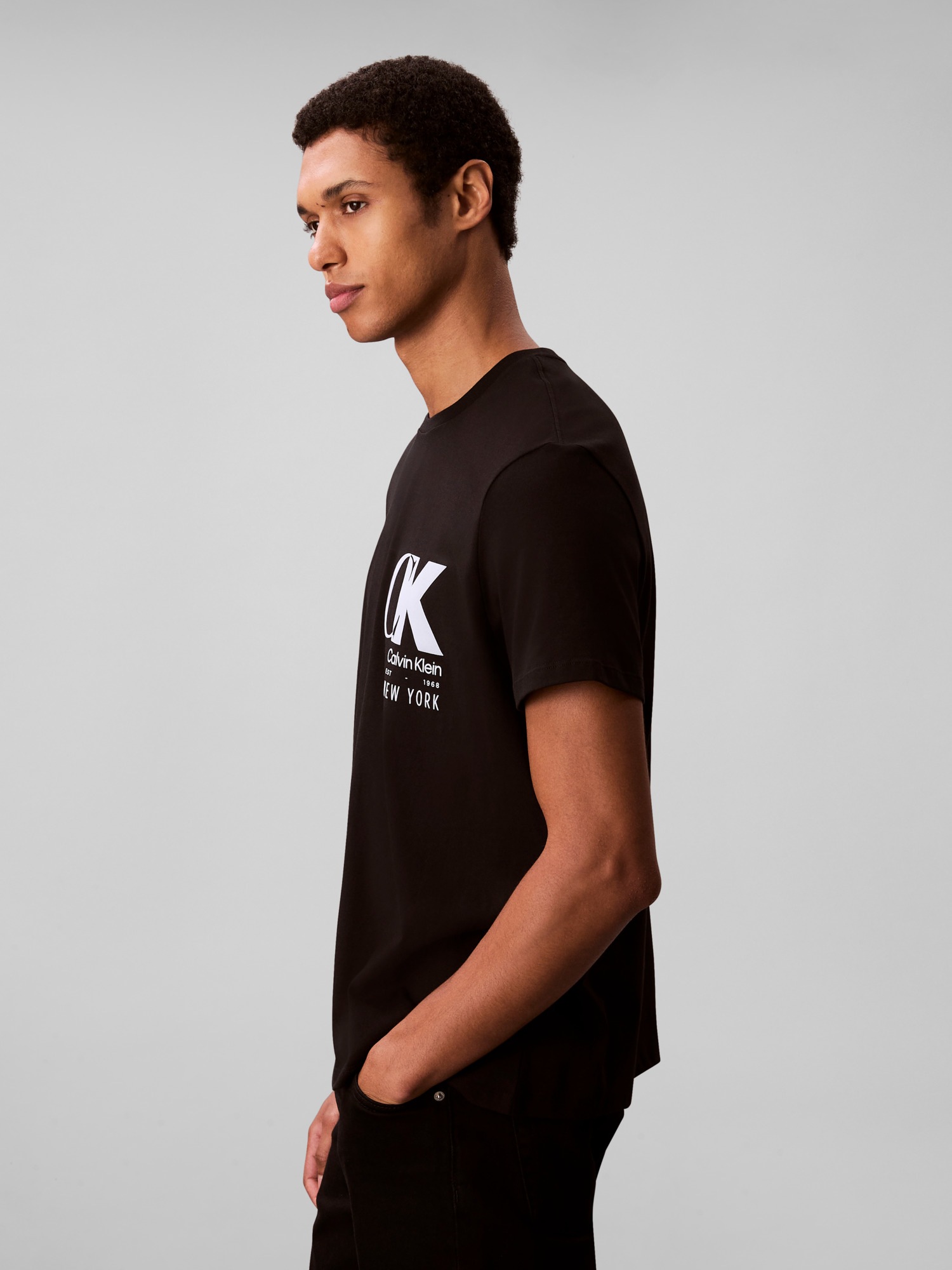 Calvin Klein T-Shirt »SS 20S EU CK OVERLAP GRAPHIC TEE« Mit Rundhalsausschnitt, regular fit