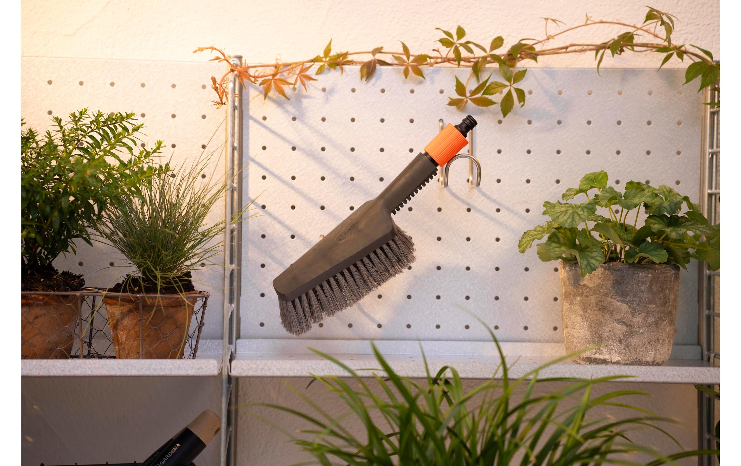 GARDENA Gartenpflege-Set »Wasch-Set mit Handbürste M soft« ()