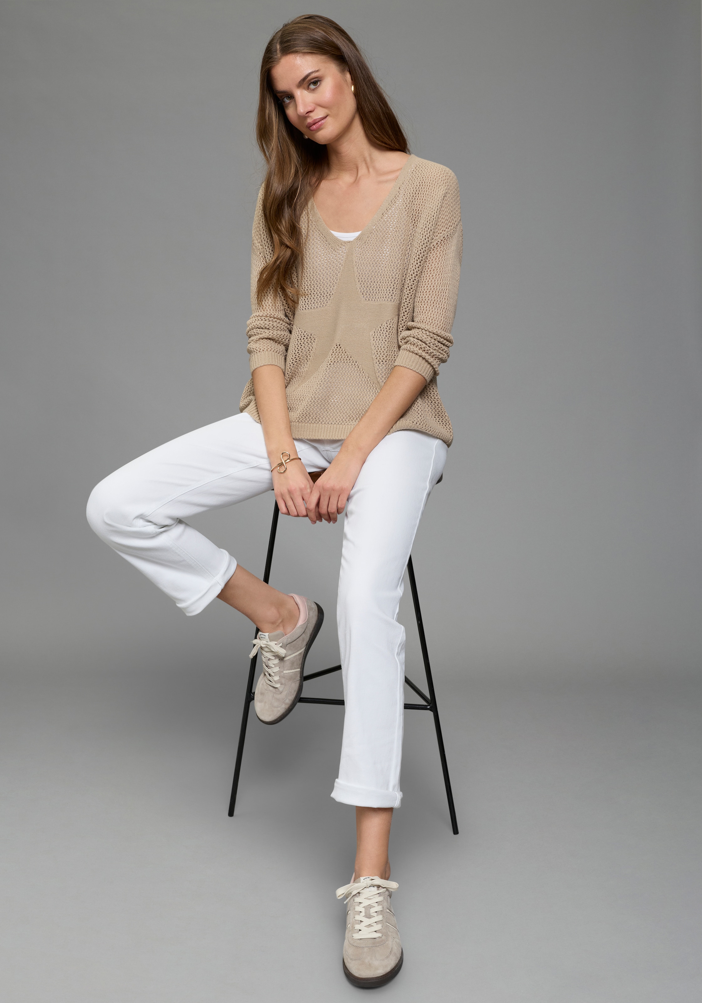 Laura Scott Pull en tricot aus modernem Lochstrick mit Sternmuster