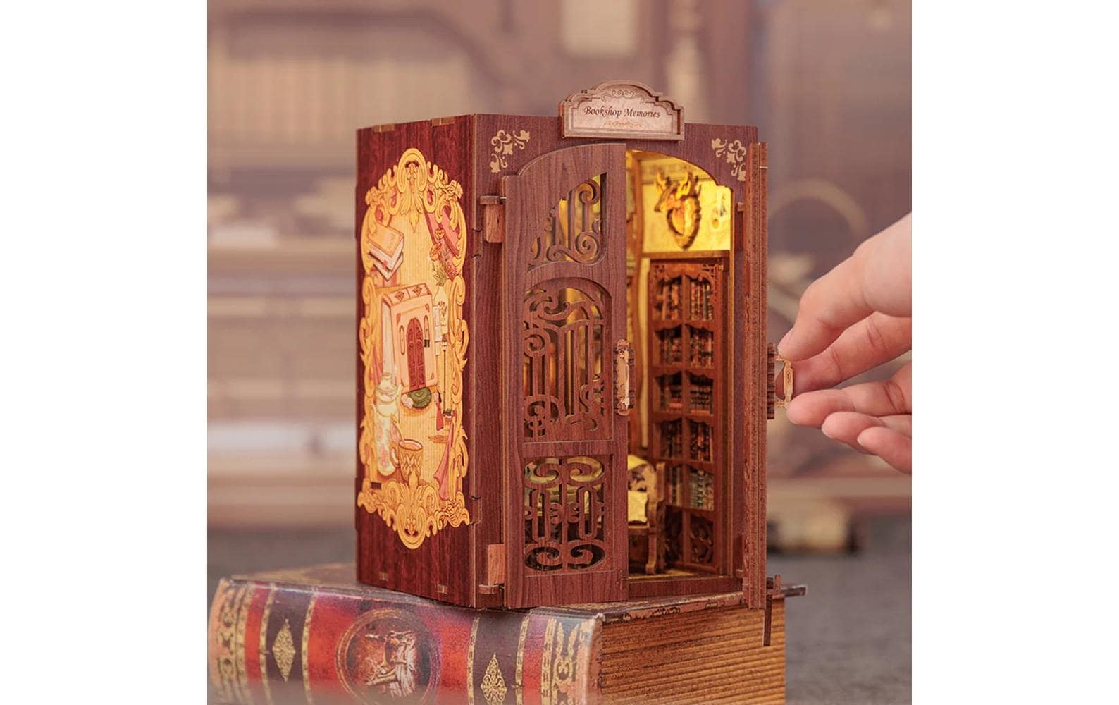   Modellbausatz »Spielmanufaktur Verborgene Bücherstube« 127 Stk. tlg.