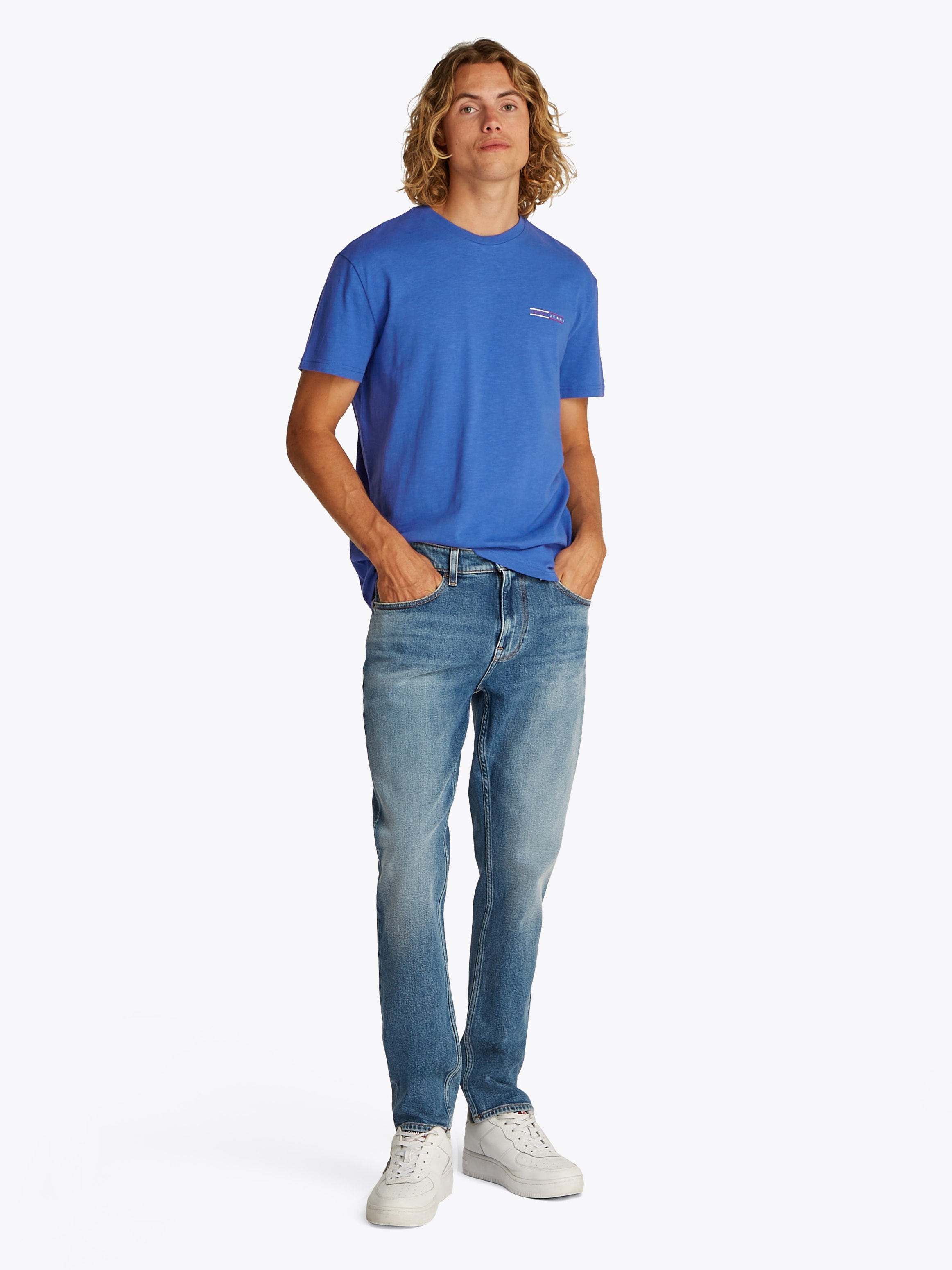 Tommy Jeans Kurzarmshirt »TJM REG GRAPHIC SLUB TEE EXT« Mit Rundhalsausschnitt