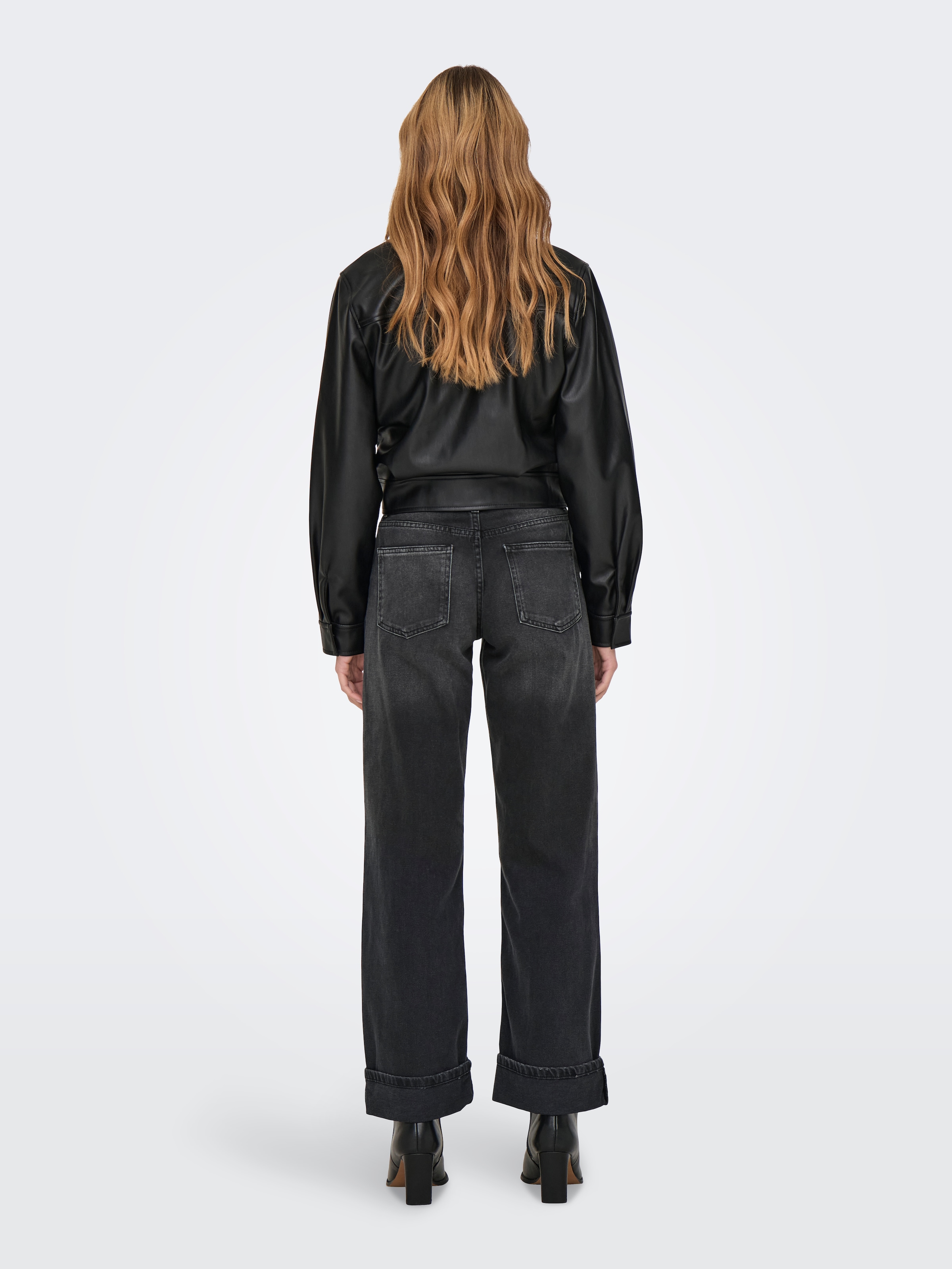 ONLY Jeans large »ONLELLA MW WIDE FOLD UP TAI523 DNM« mittlere Taille, weite Beinform, washed black