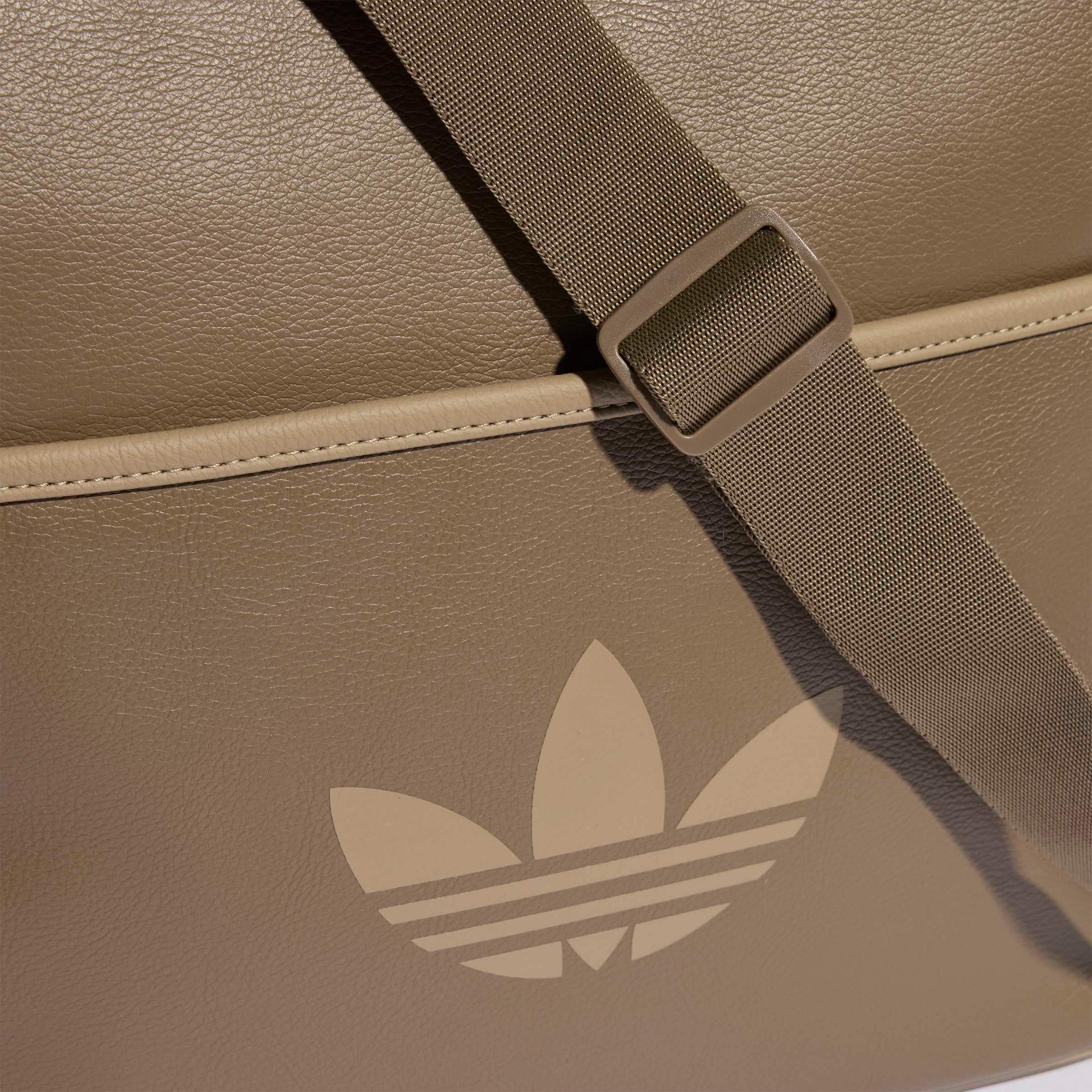 adidas Originals Sac de sport »AIRLINER« Schultertasche im angesagten Retrolook