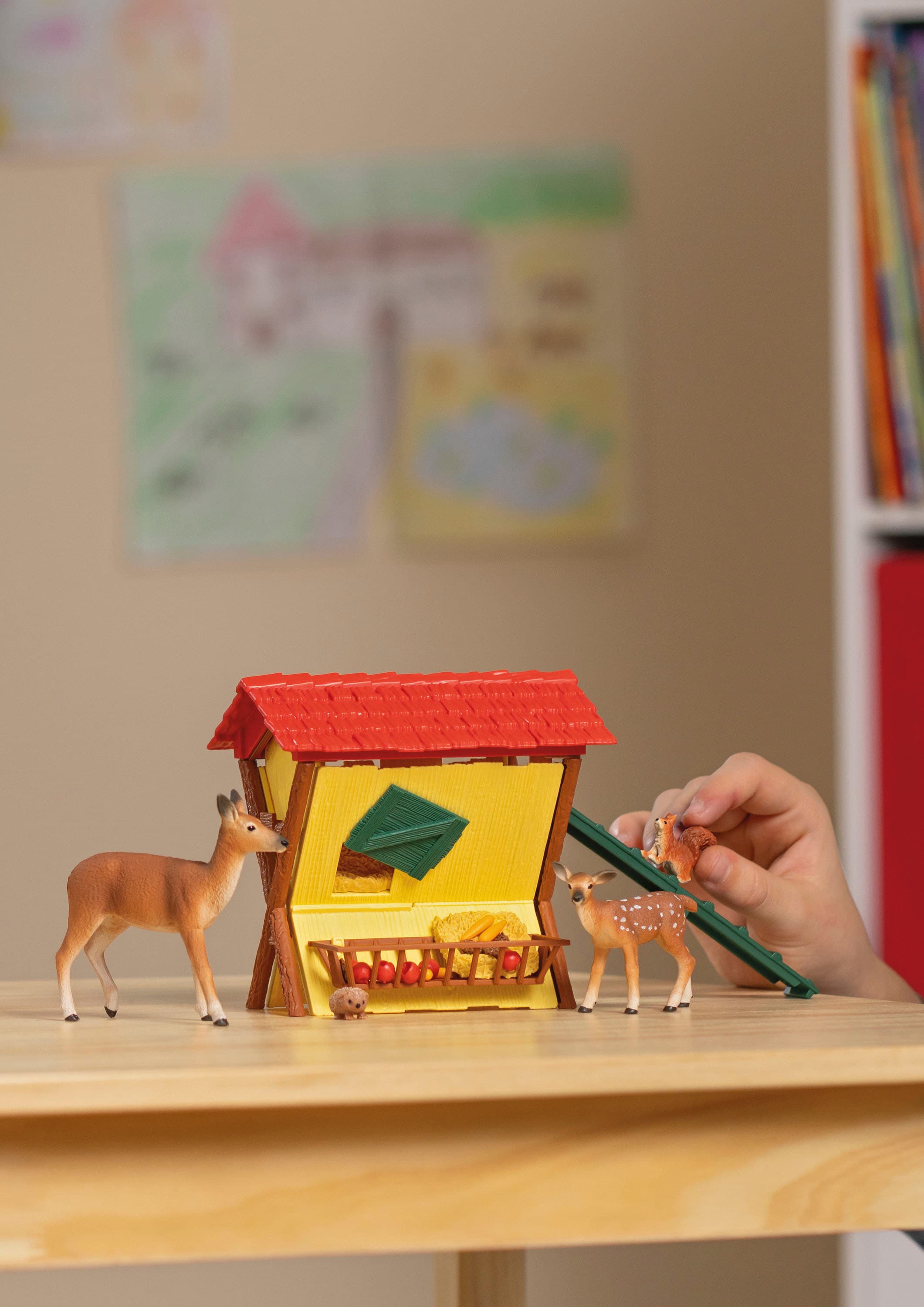 Schleich® Spielwelt »FARM WORLD, Fütterung der Waldtiere (42658)«