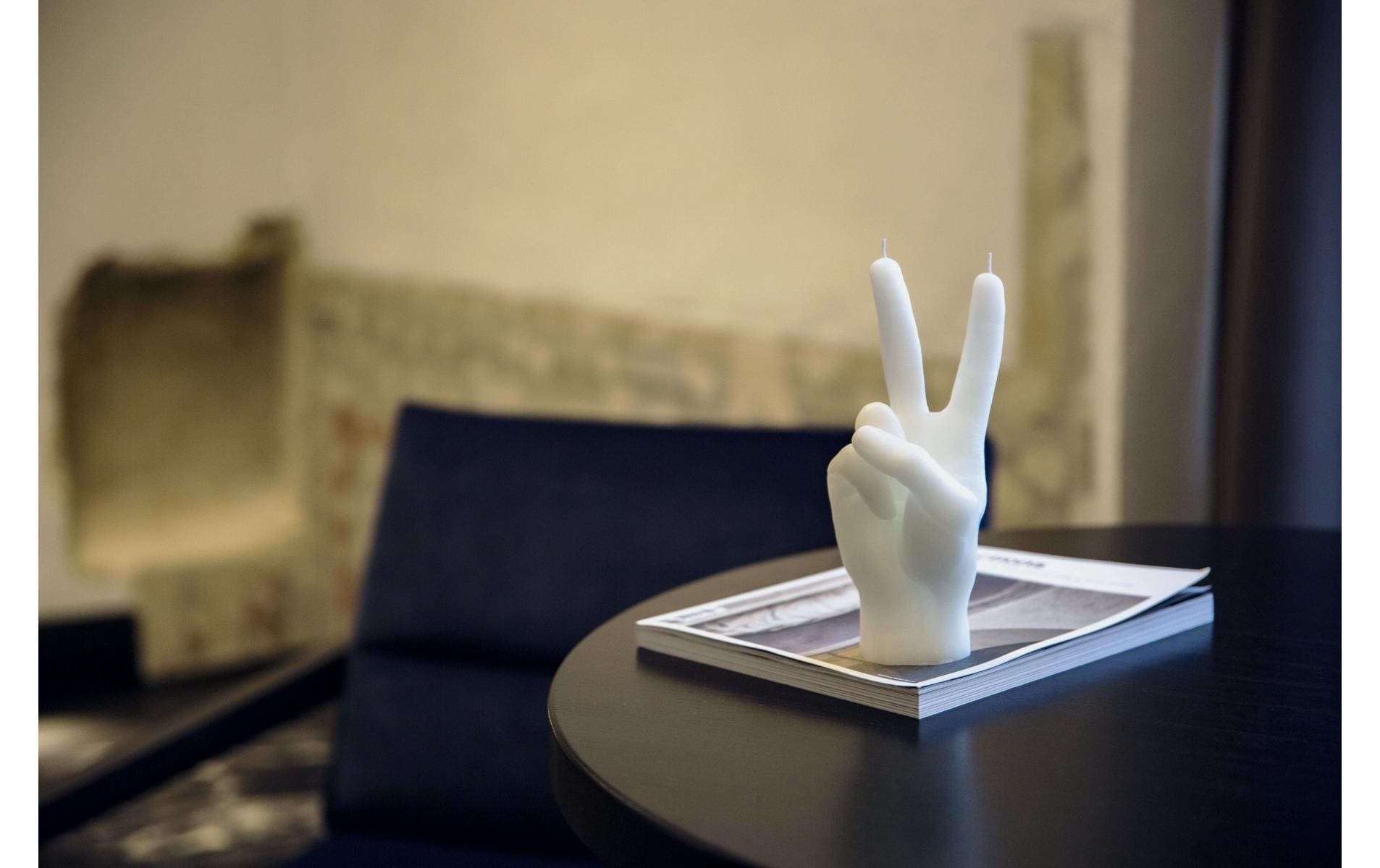   Bougie moulée »Mandatus Candle Hand Victory«