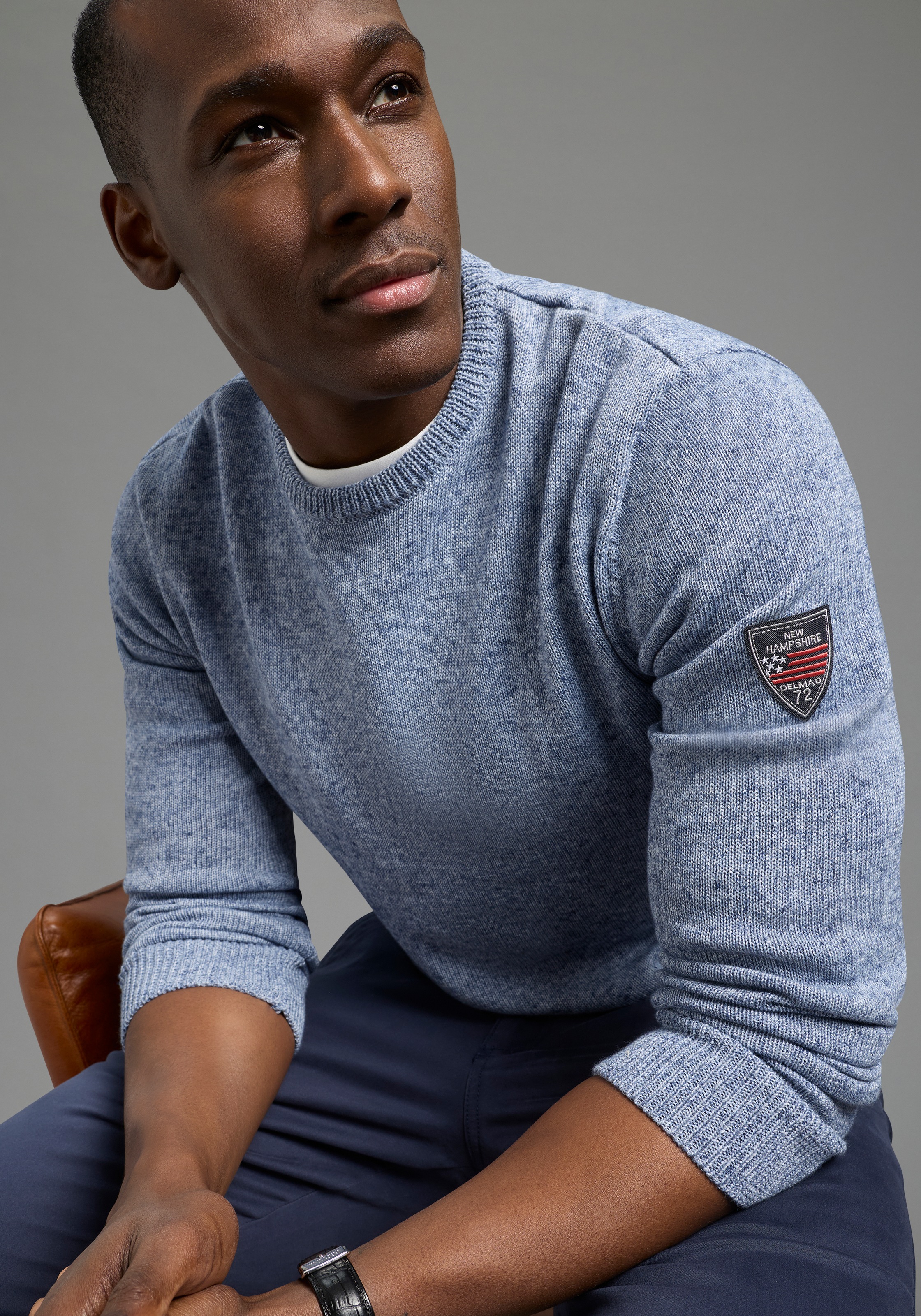 DELMAO Pull à col rond »Neue Kollektion! Sommerlicher Leinenanteil« Rundhalsausschnitt, regular fit, Langarm, melierte Optik