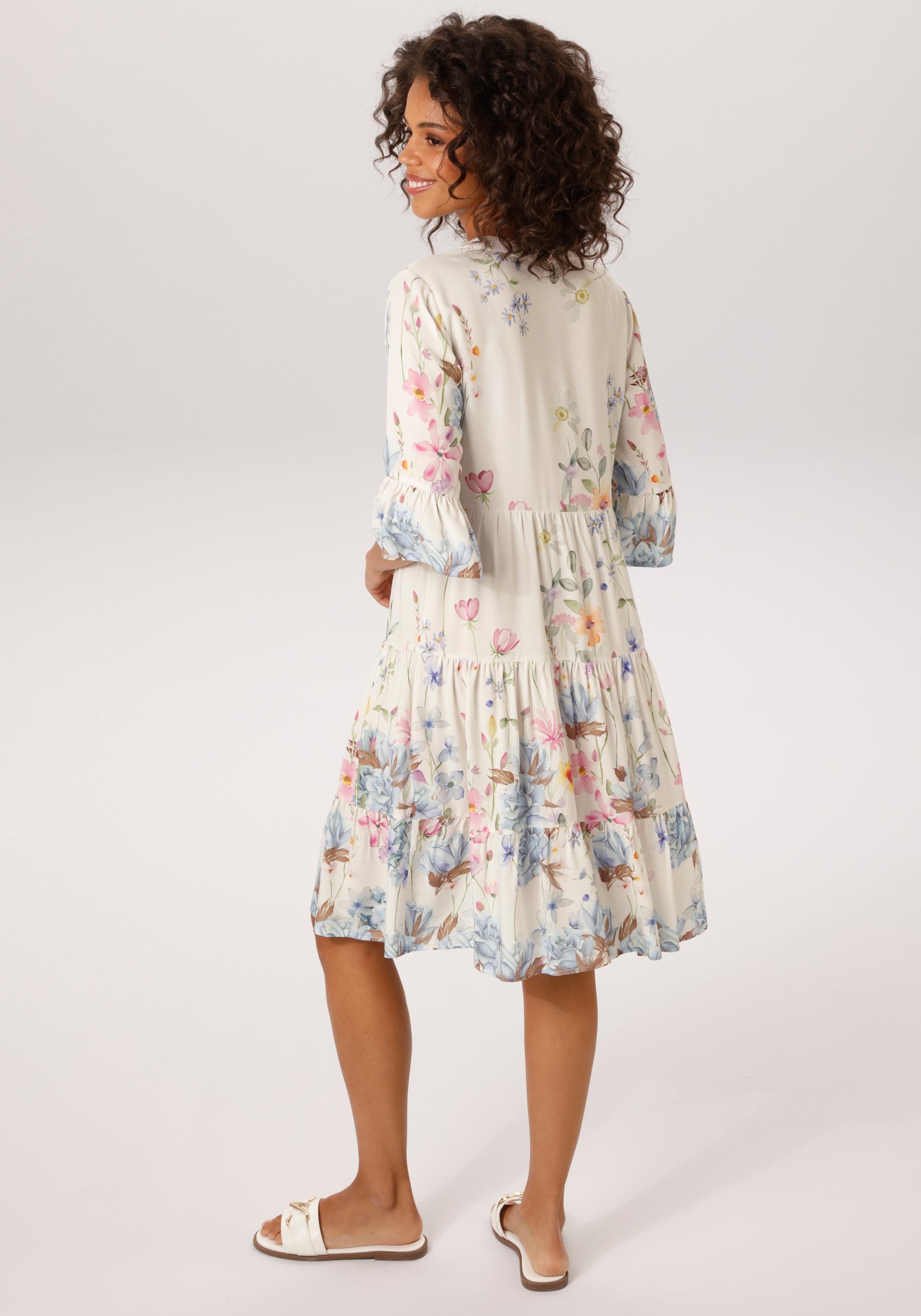 Aniston CASUAL Robe tunique mit malerischen Blumen bedruckt