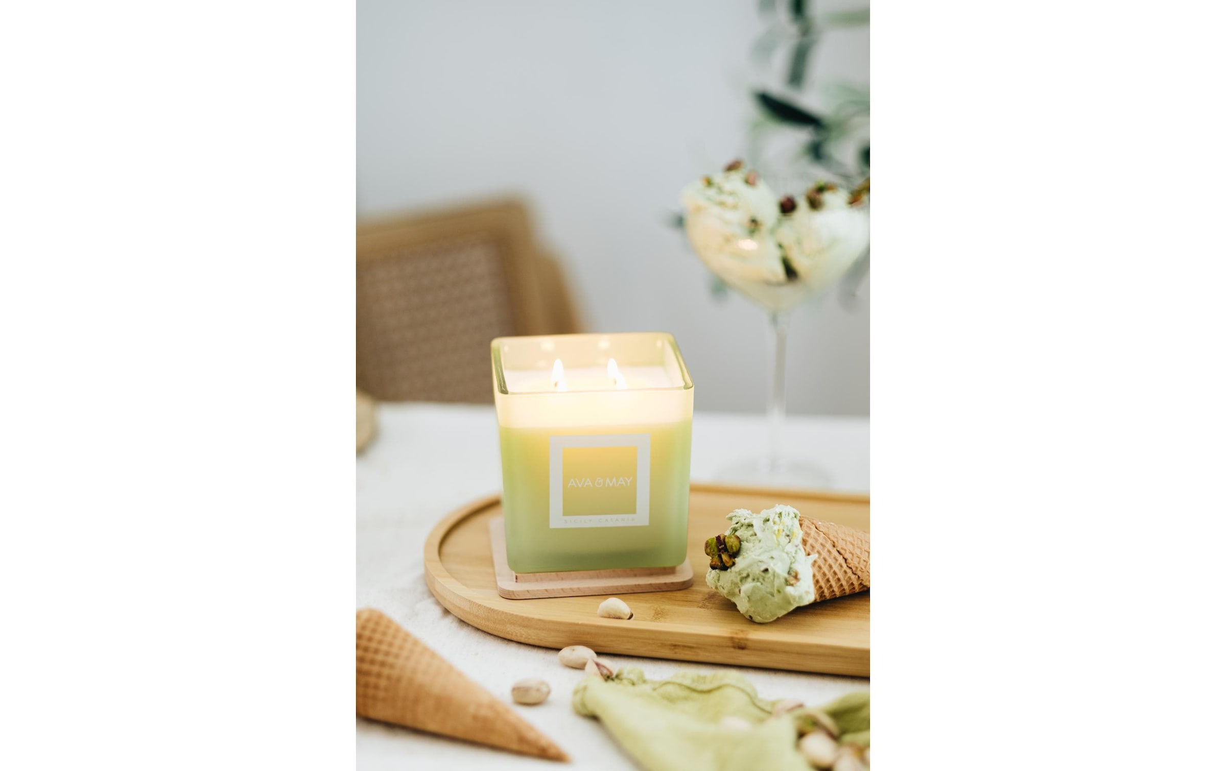 AVA & MAY Bougie parfumée »Pistachio Gelato 450 g«