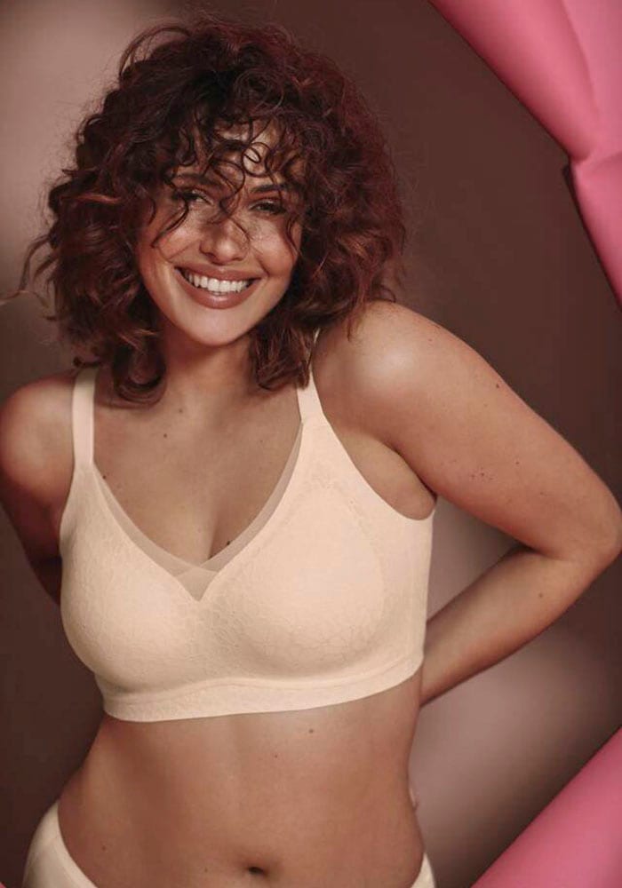 Anita since 1886 Brassière Verstellbare Träger, sportlich leichter Mesh Abschluss im Dekolleté.