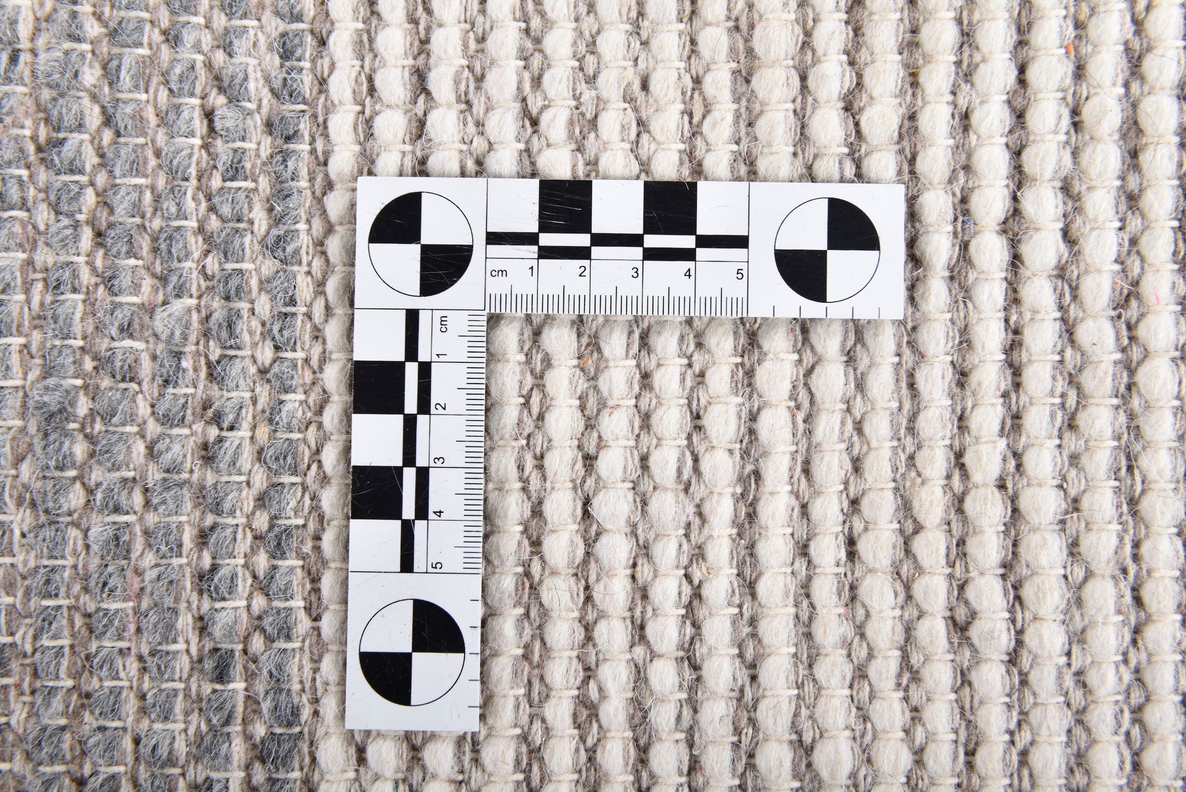 THEKO Tapis en laine »Visby - 915« Rectangulaire 10 mm Höhe reine Wolle, handgewebt, Scandi Design, mit Fransen