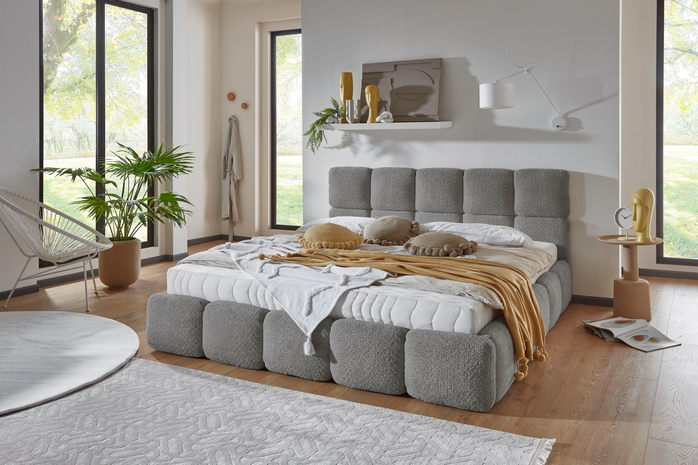 ATLANTIC home collection Polsterbett »"Jane" mit grossen Stauraum« luxurious gepolstertes Kopfteil und Rahmen, Bezug mit Bouclécharakter